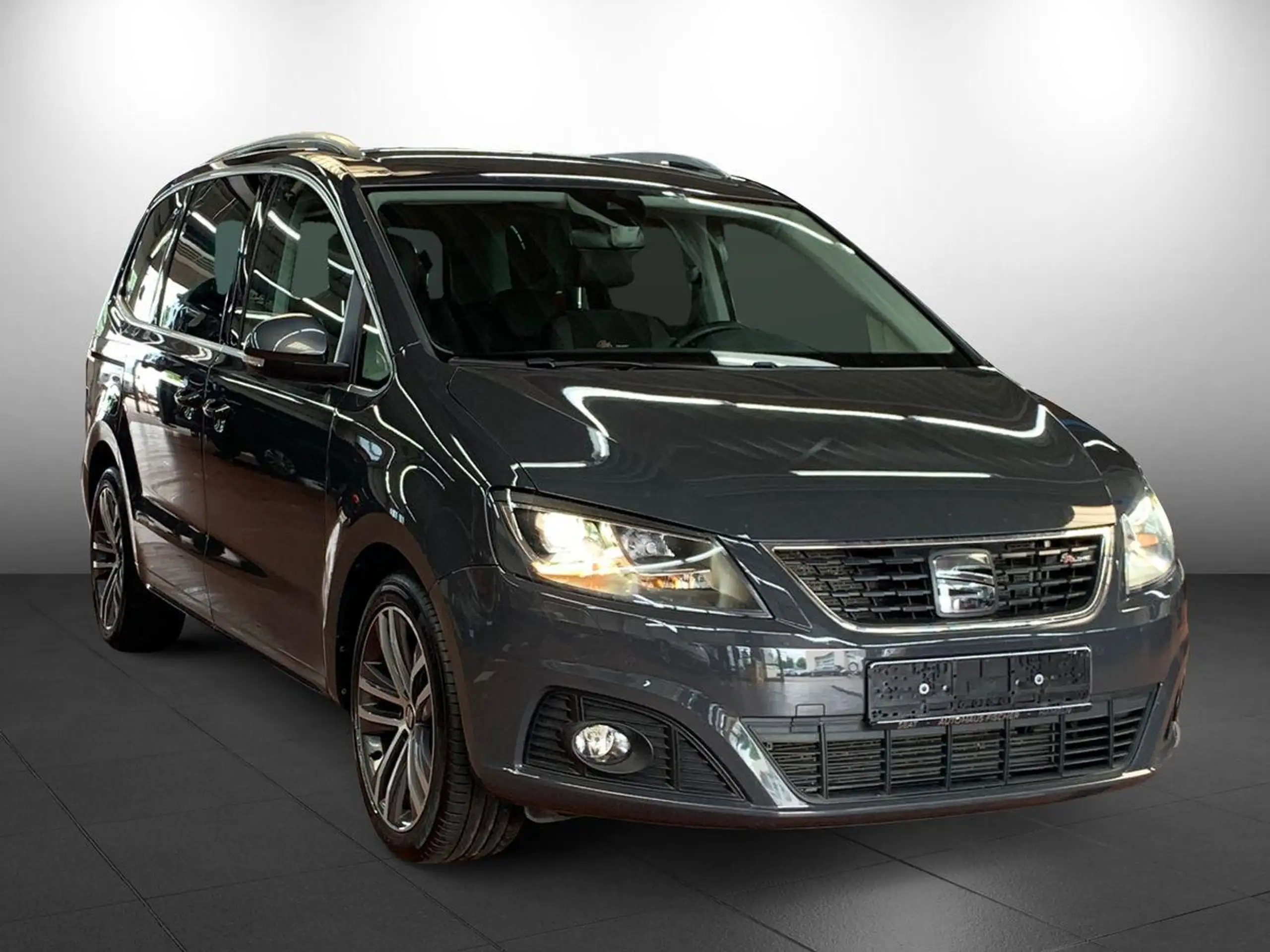 SEAT - Alhambra