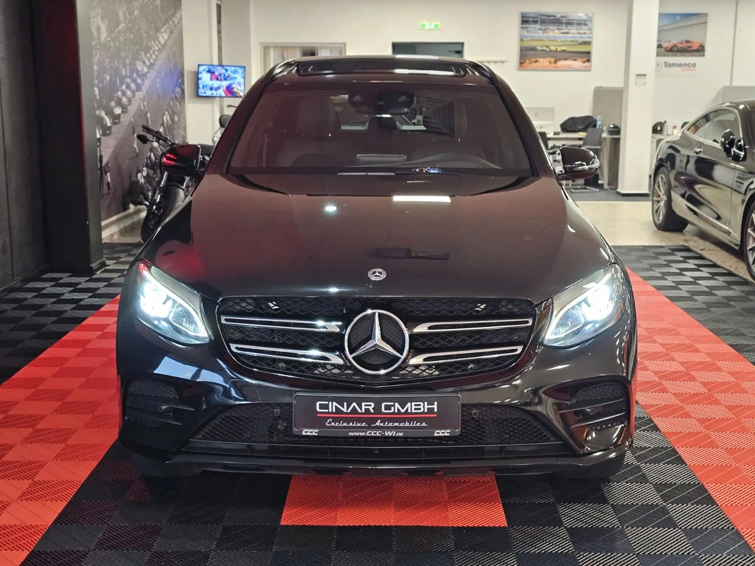 Mercedes-Benz - GLC 350