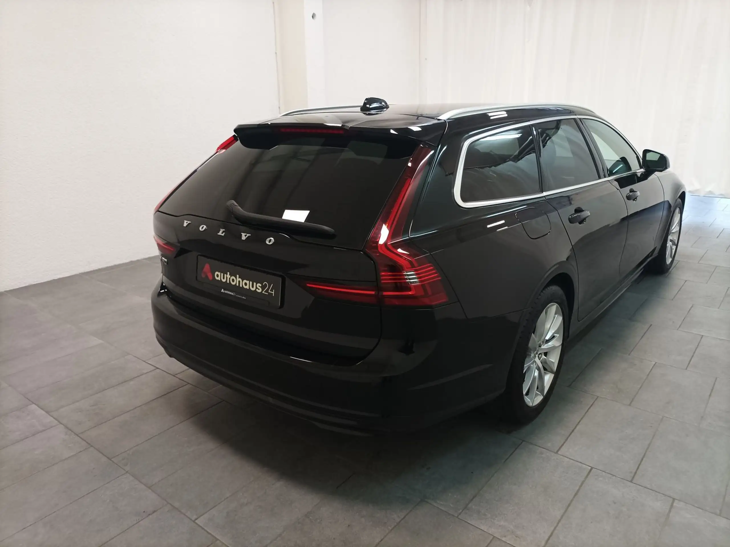 Volvo - V90