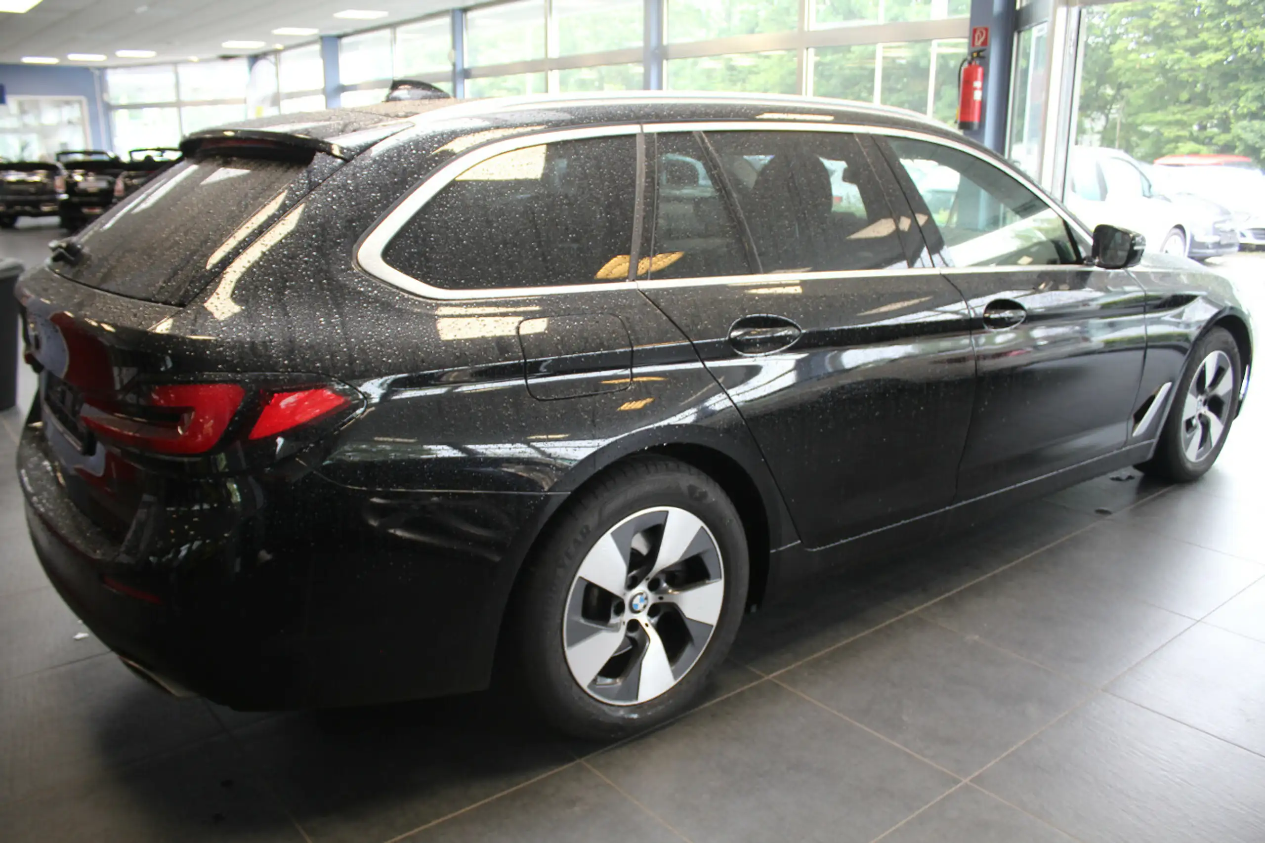 BMW - 520