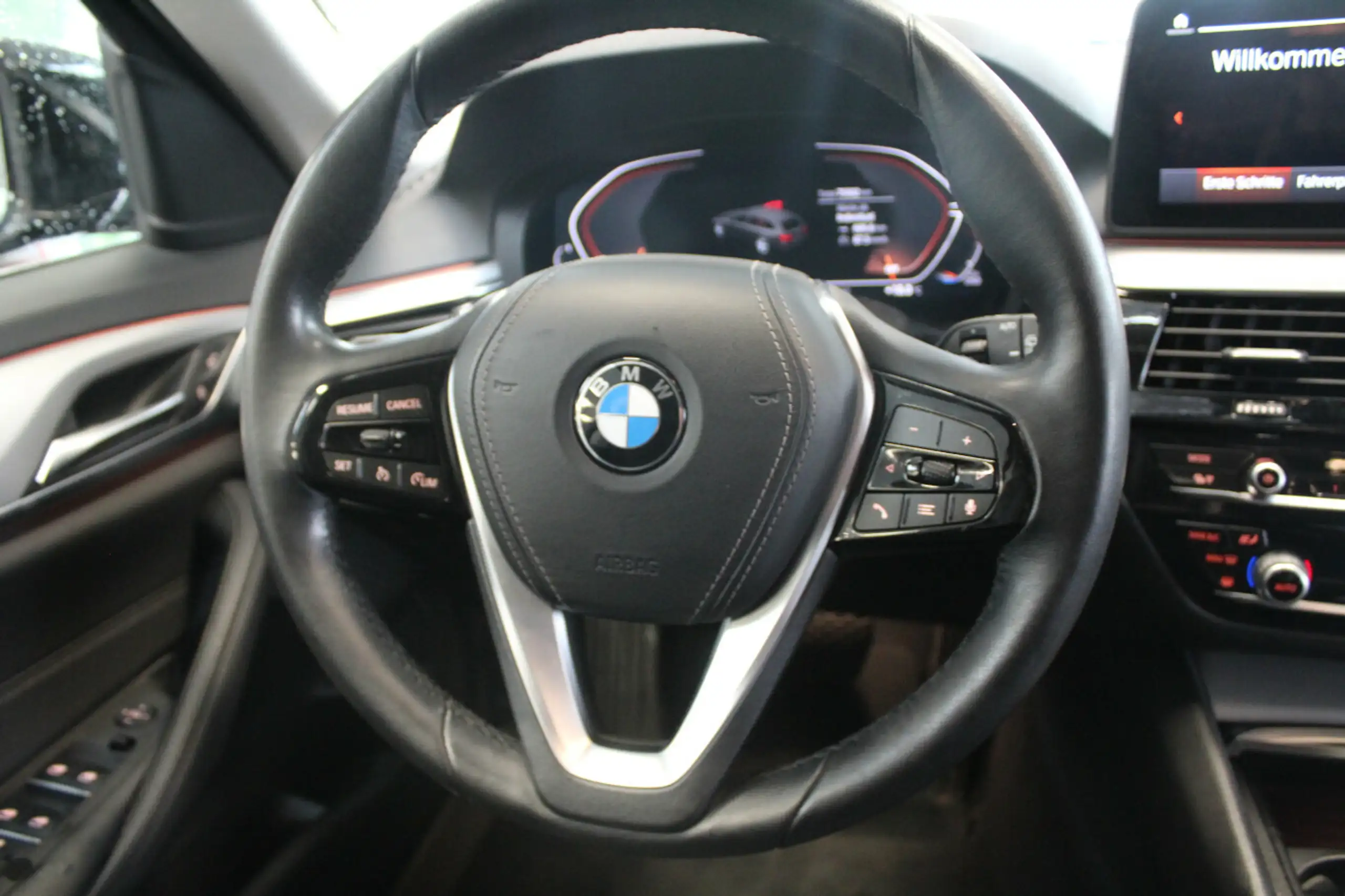 BMW - 520