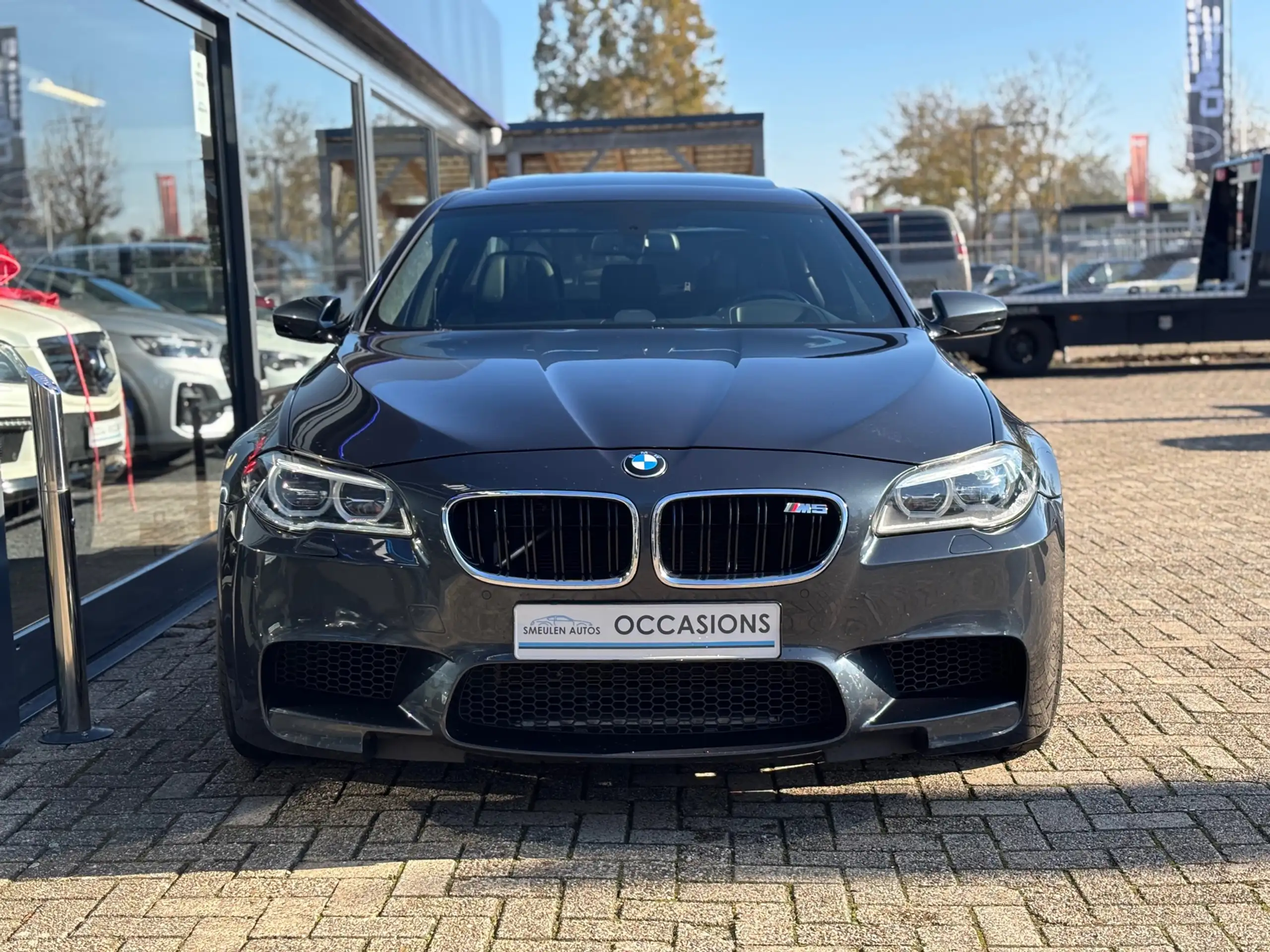 BMW - M5