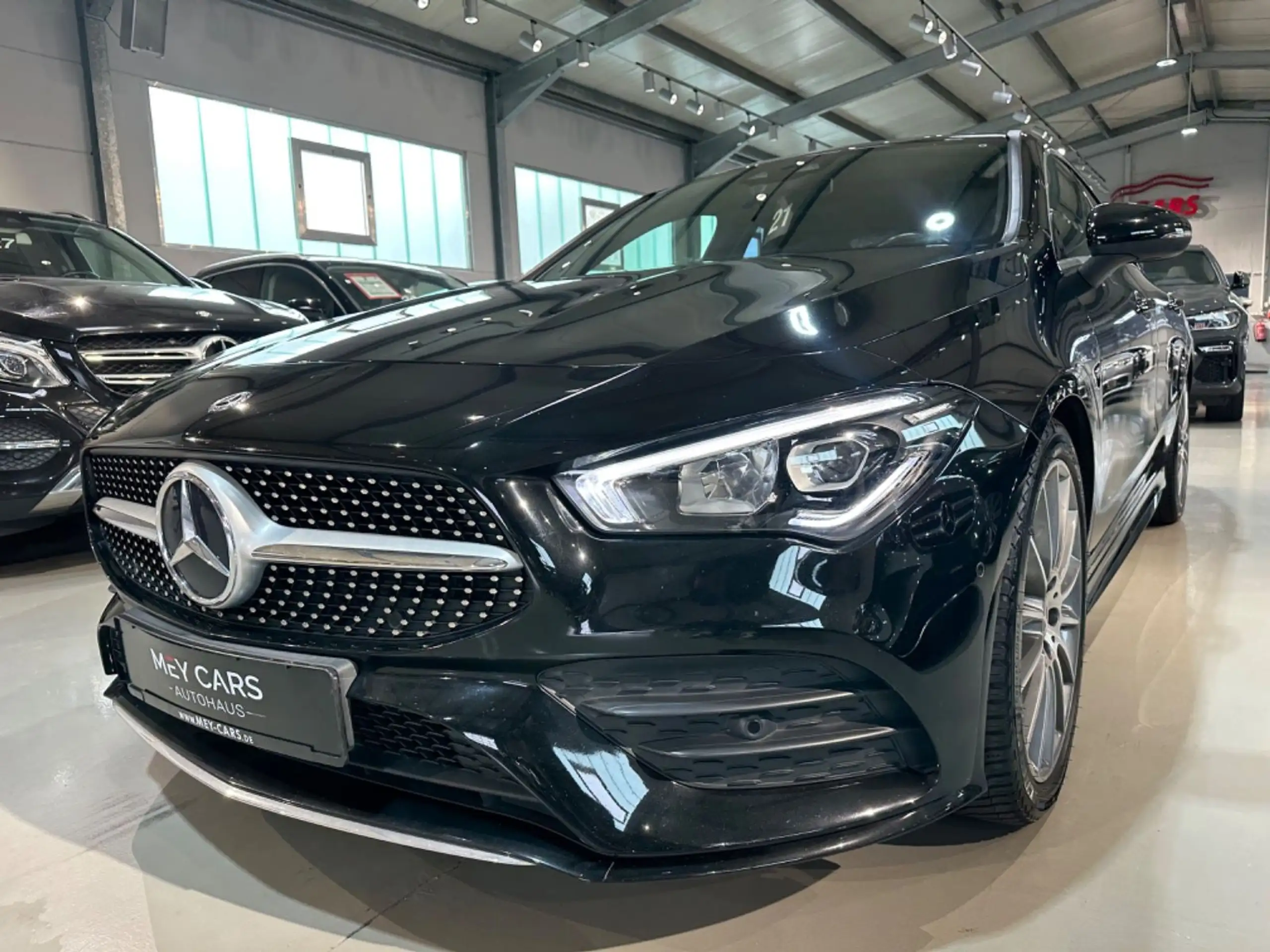 Mercedes-Benz - CLA 220