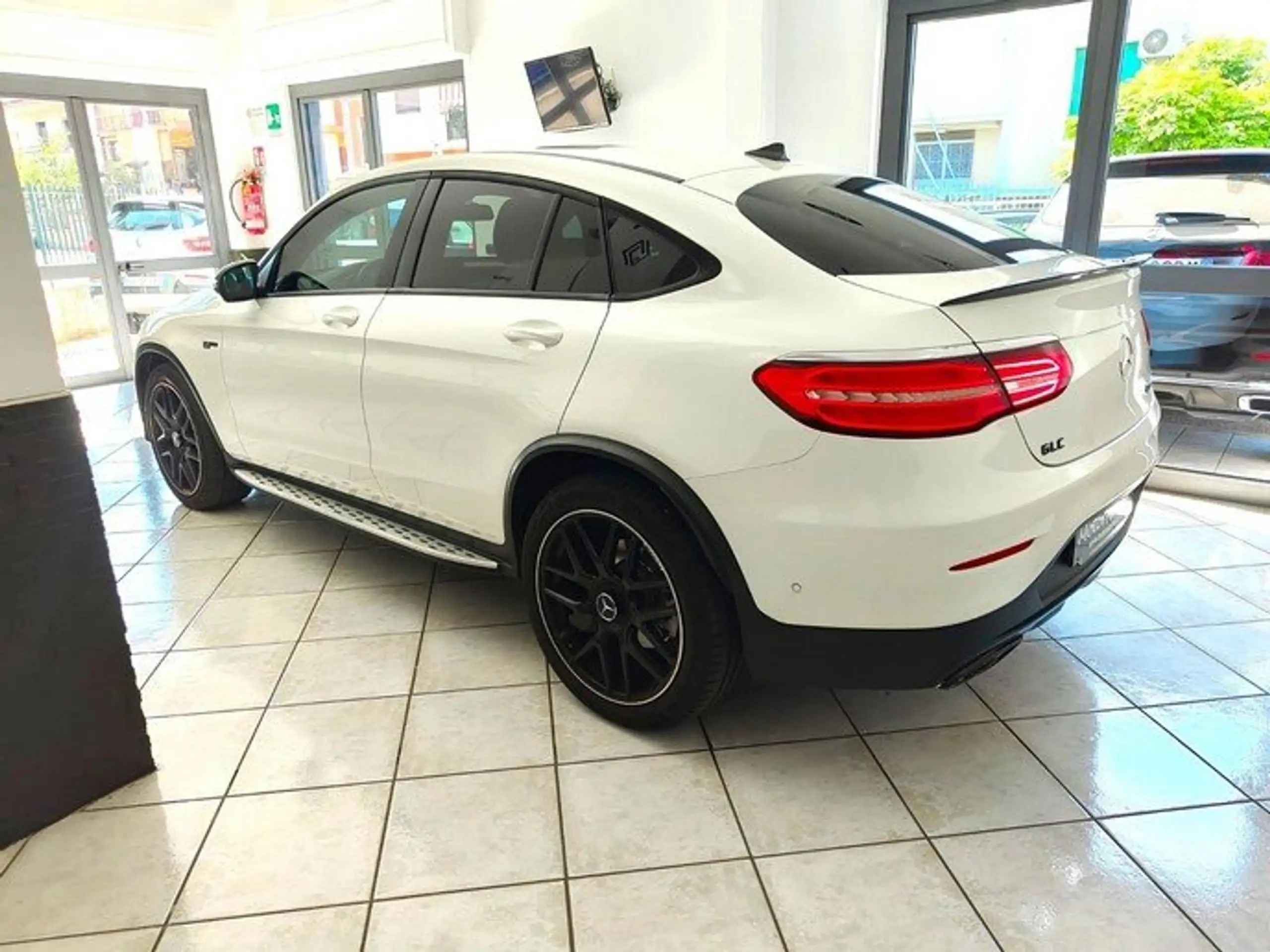 Mercedes-Benz - GLC 250