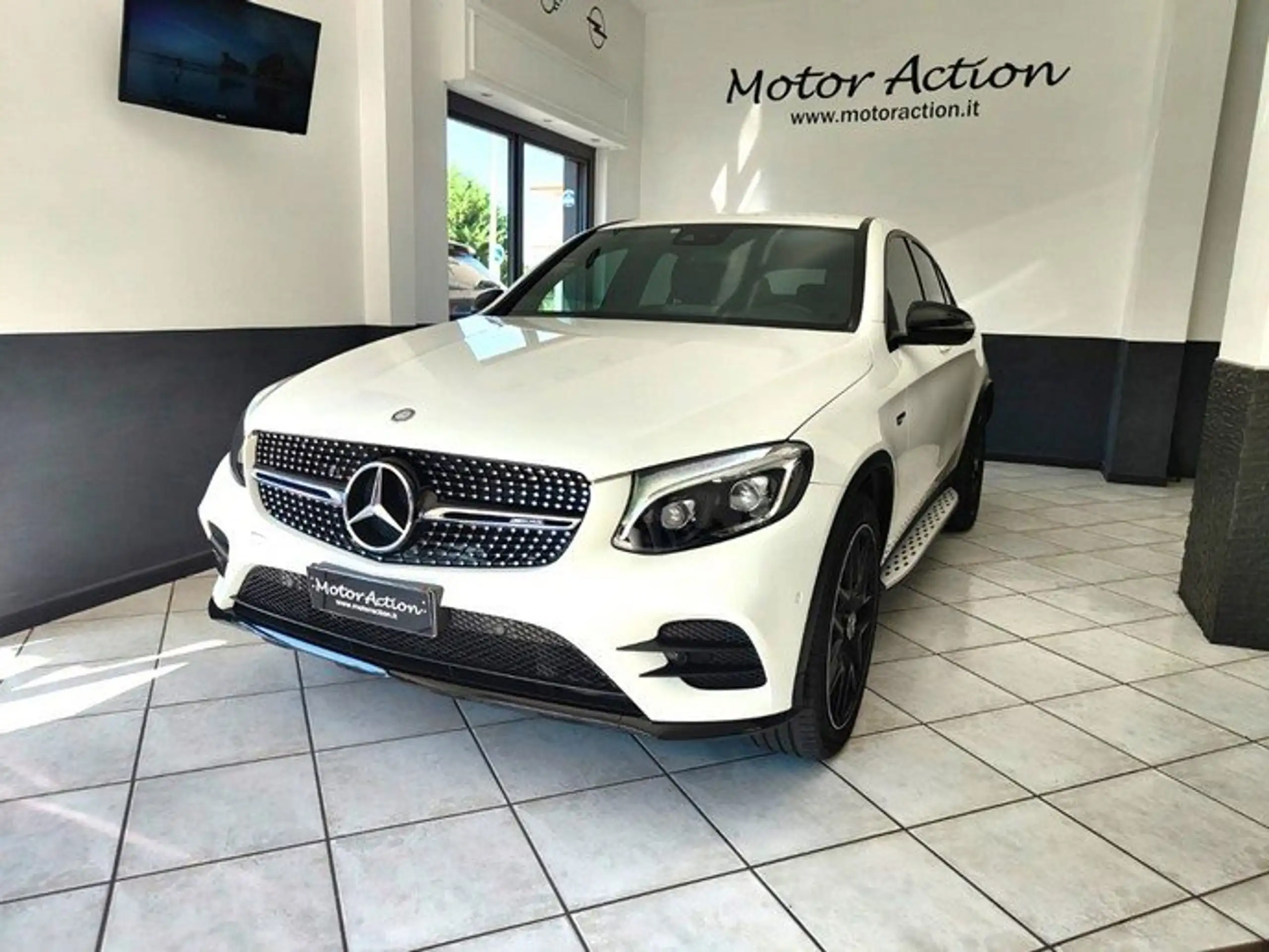 Mercedes-Benz - GLC 250