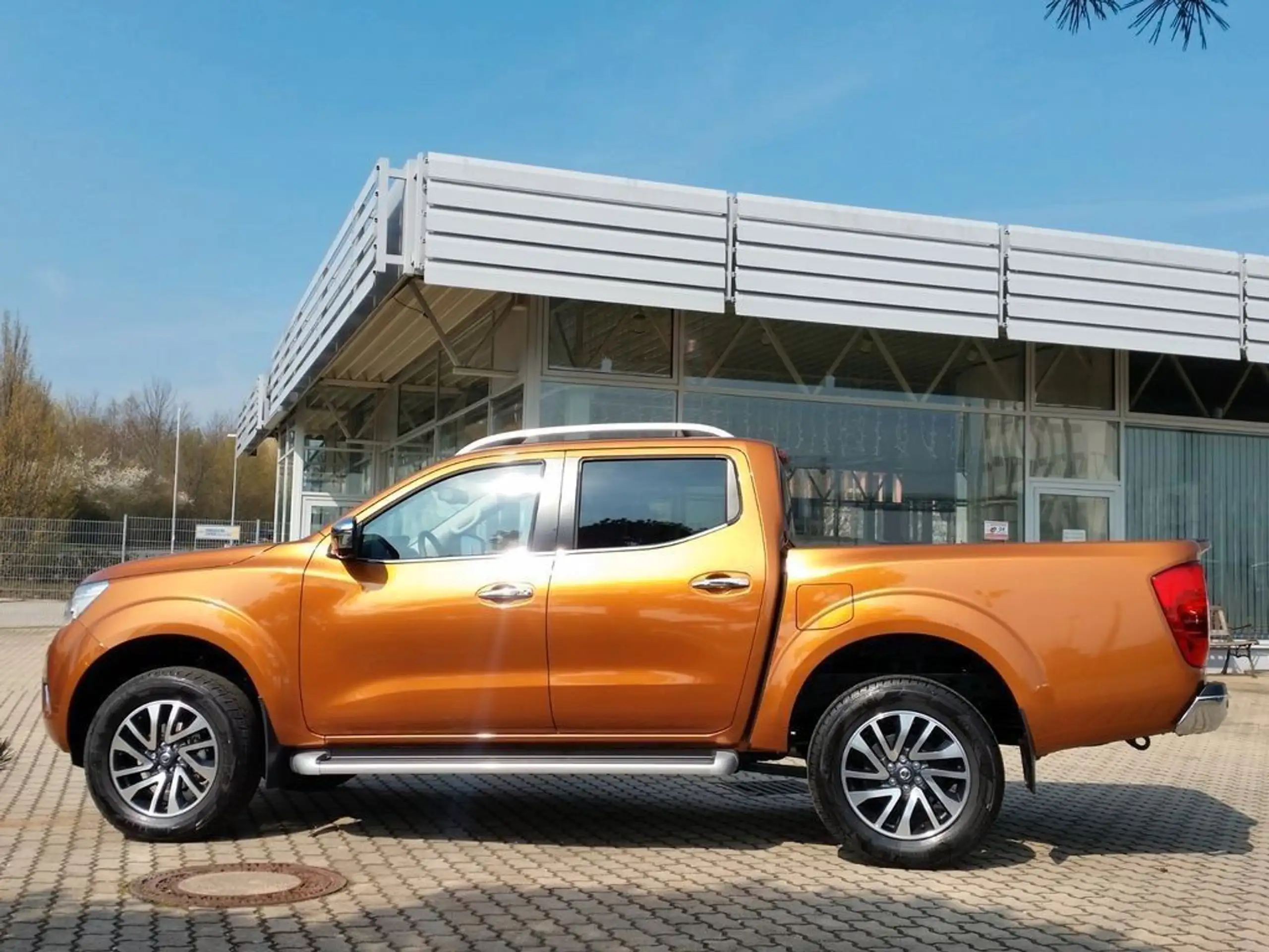 Nissan - Navara