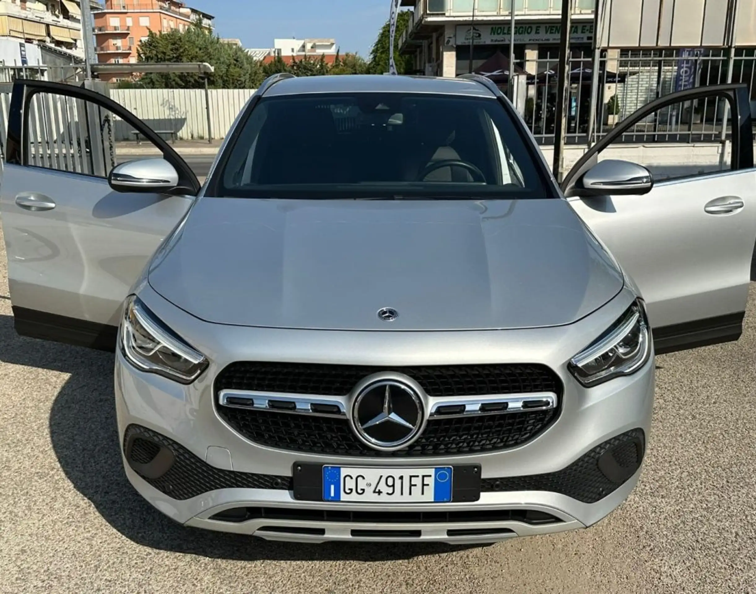 Mercedes-Benz - GLA 200