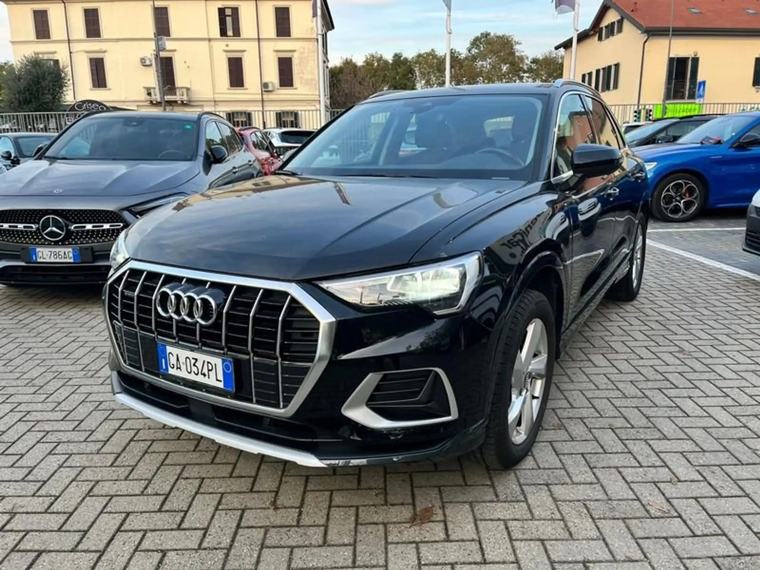 Audi - Q3