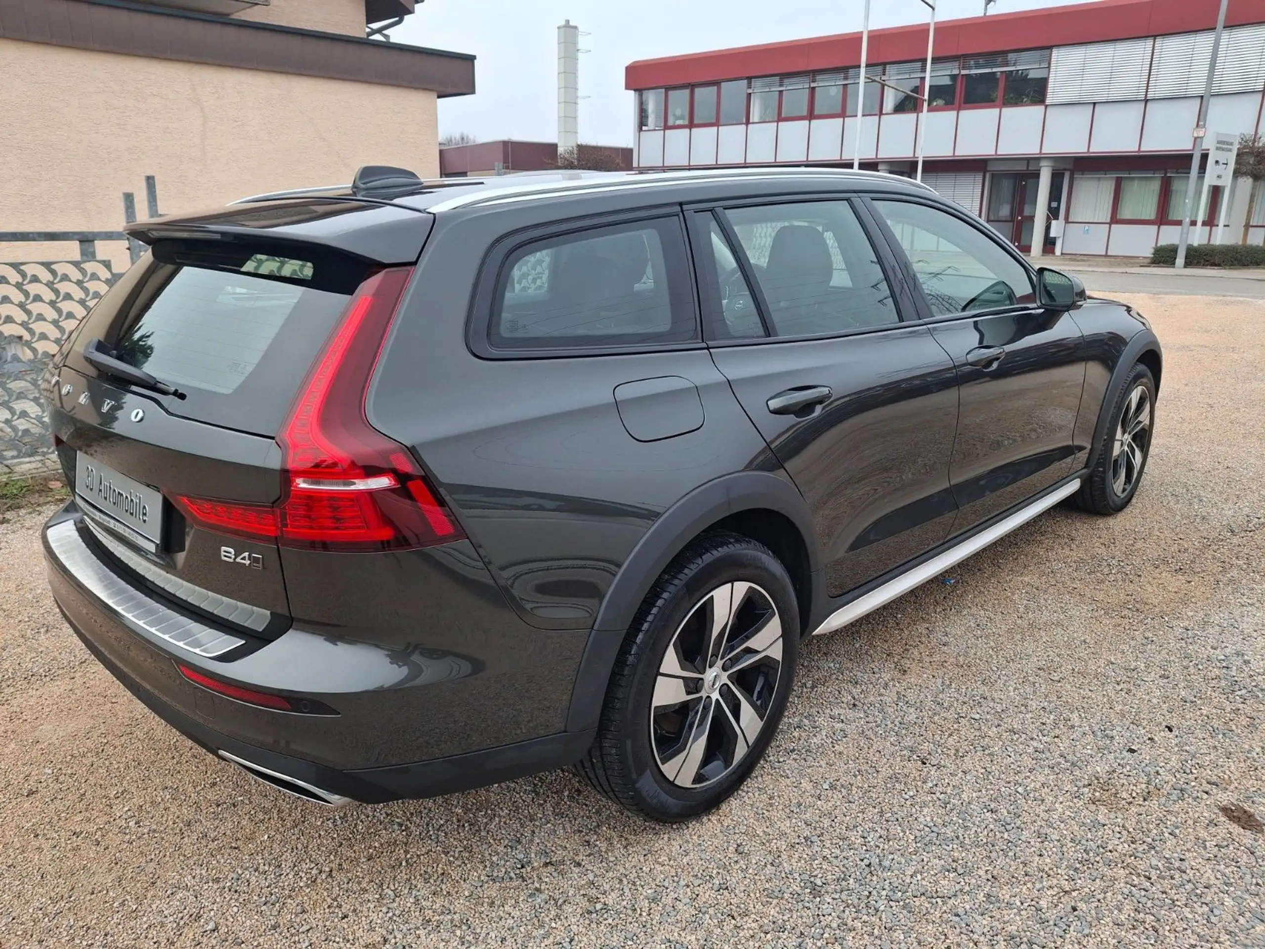 Volvo - V60 Cross Country