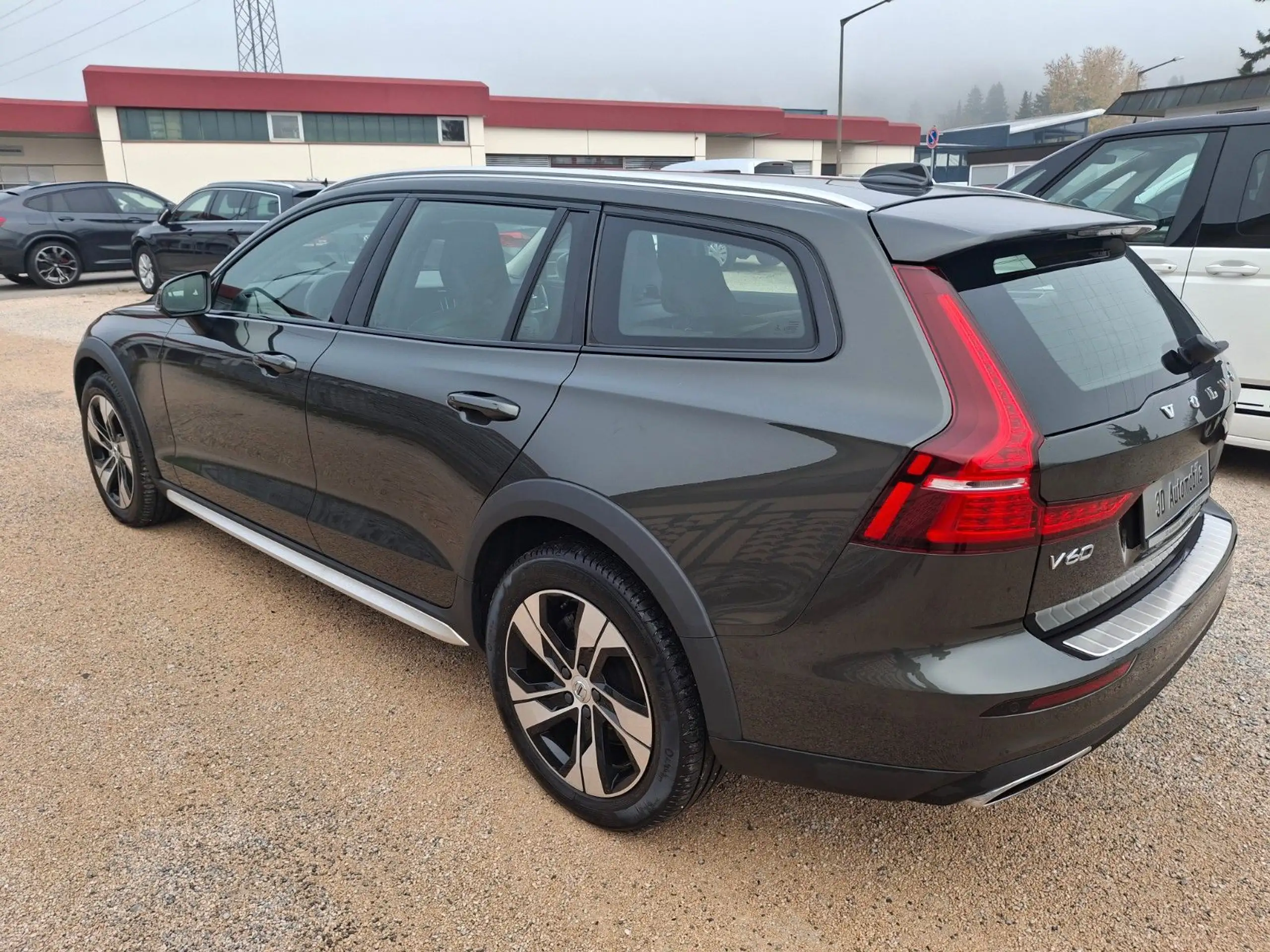 Volvo - V60 Cross Country