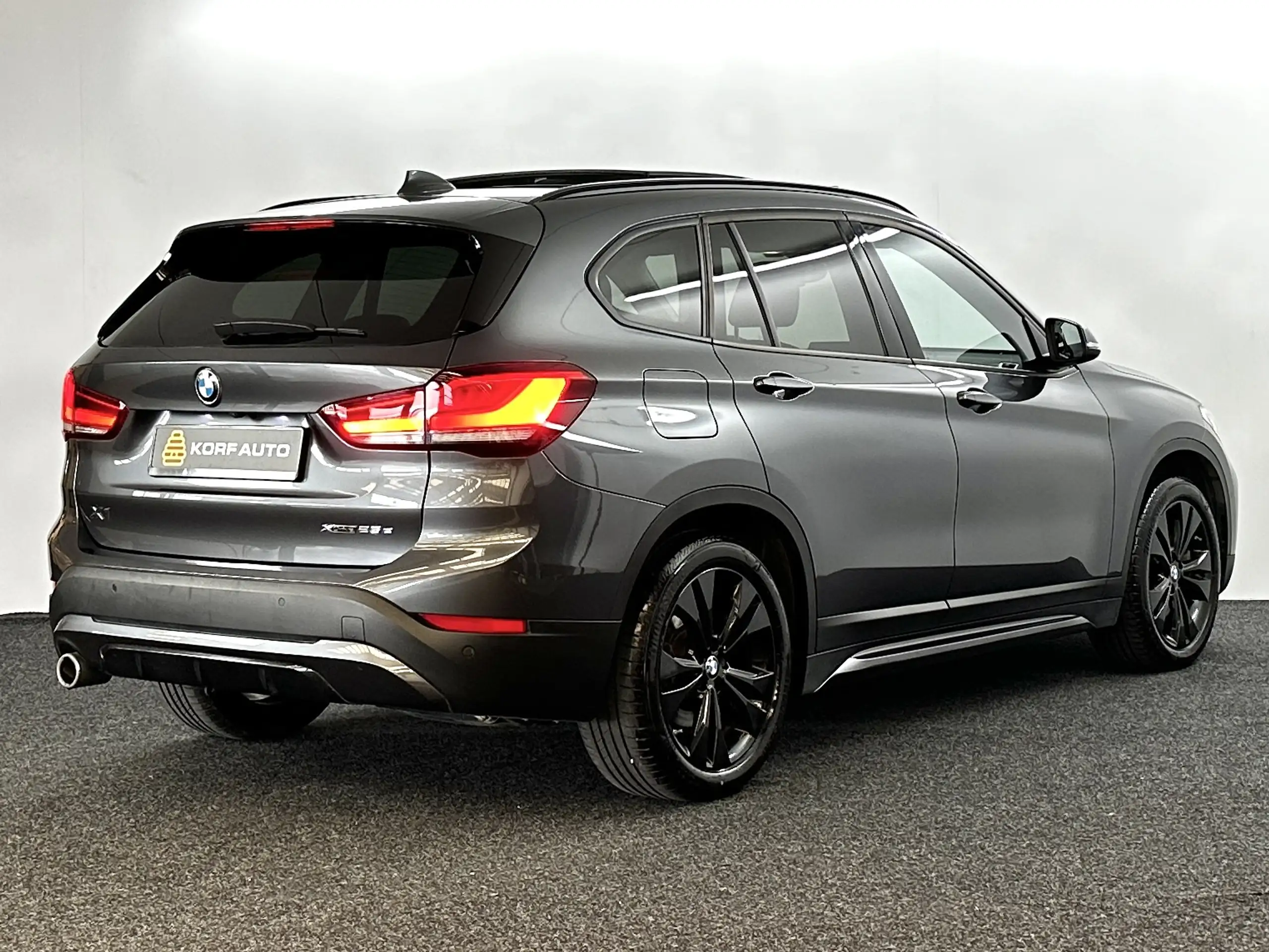 BMW - X1