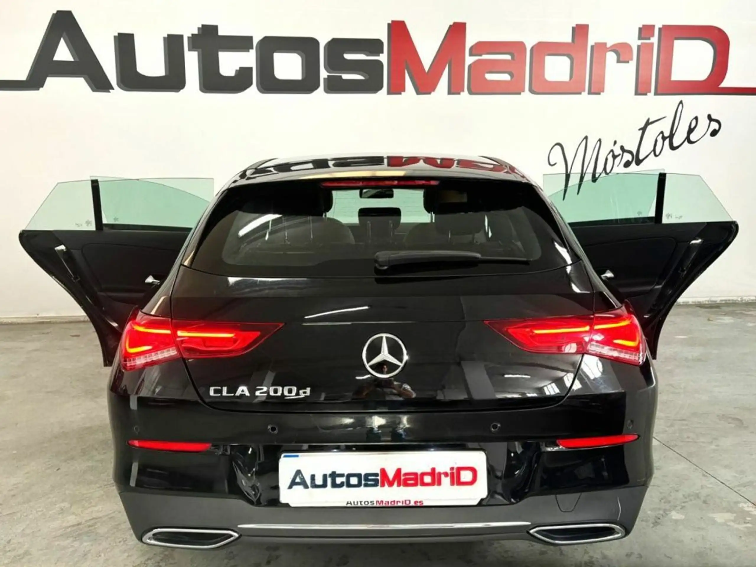 Mercedes-Benz - CLA 200