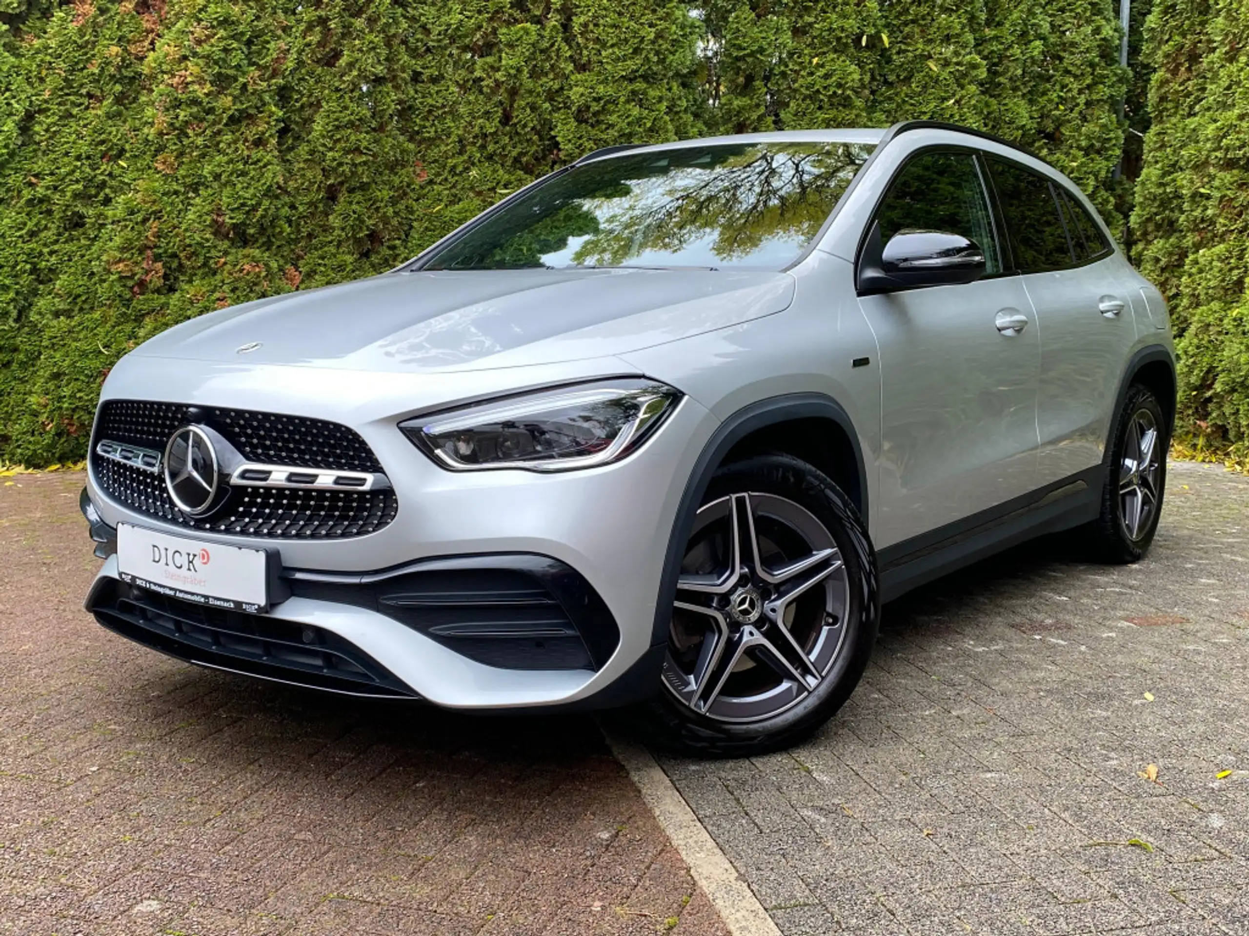 Mercedes-Benz - GLA 250