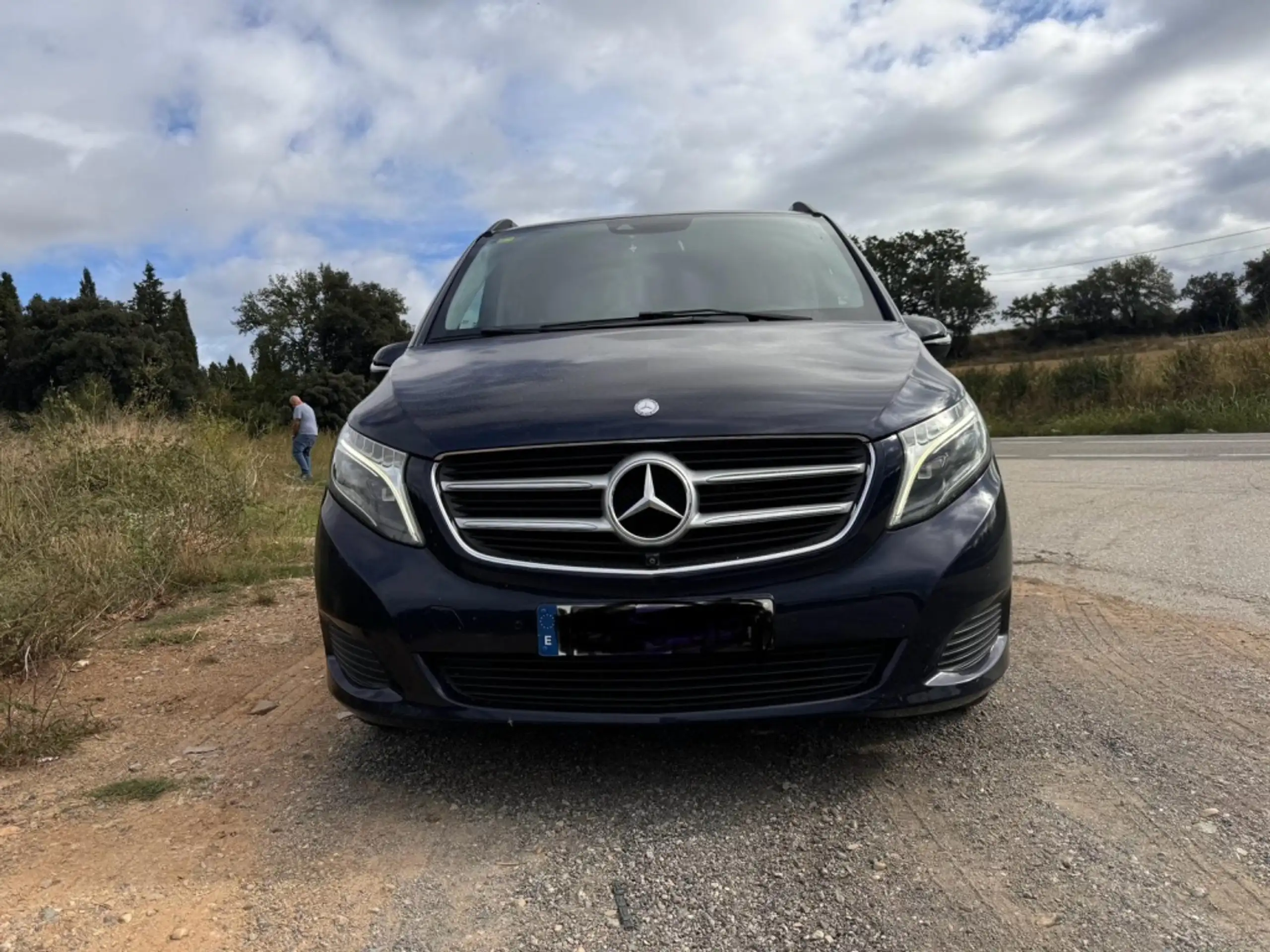 Mercedes-Benz - V 220