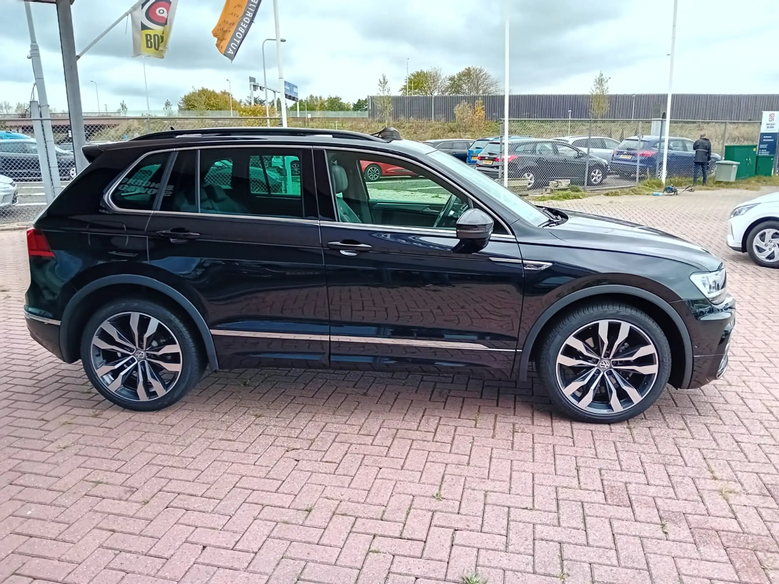 Volkswagen - Tiguan