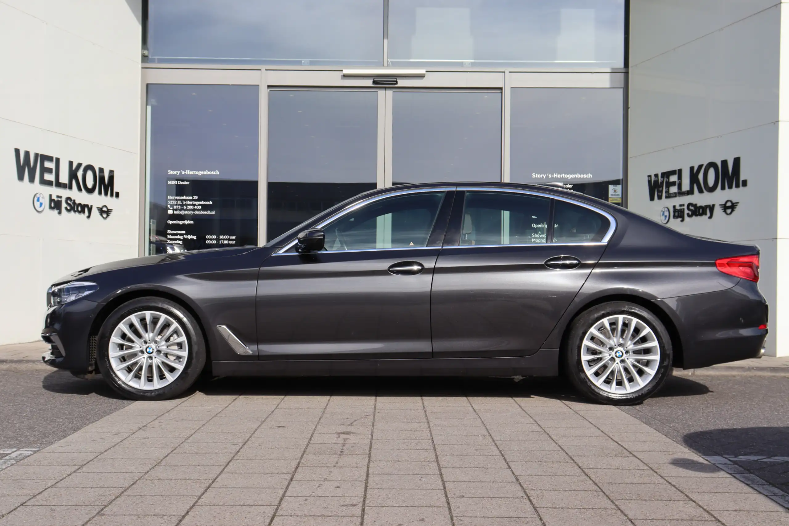 BMW - 530