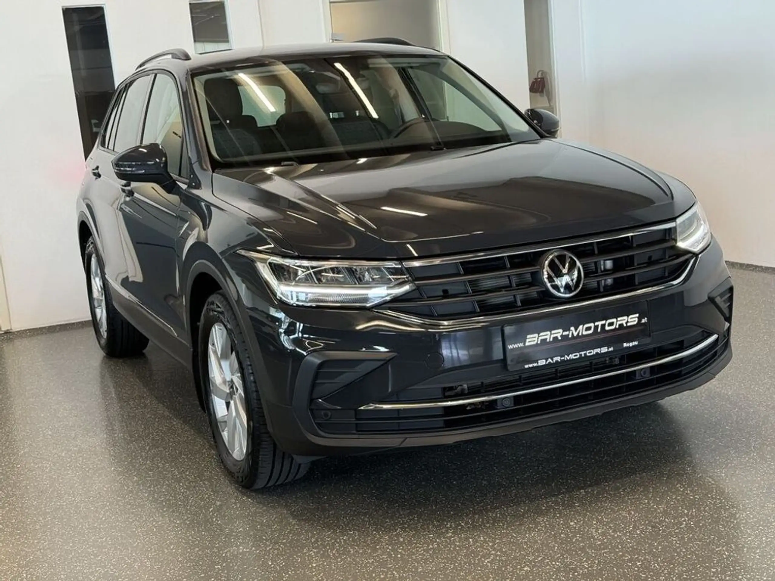 Volkswagen - Tiguan