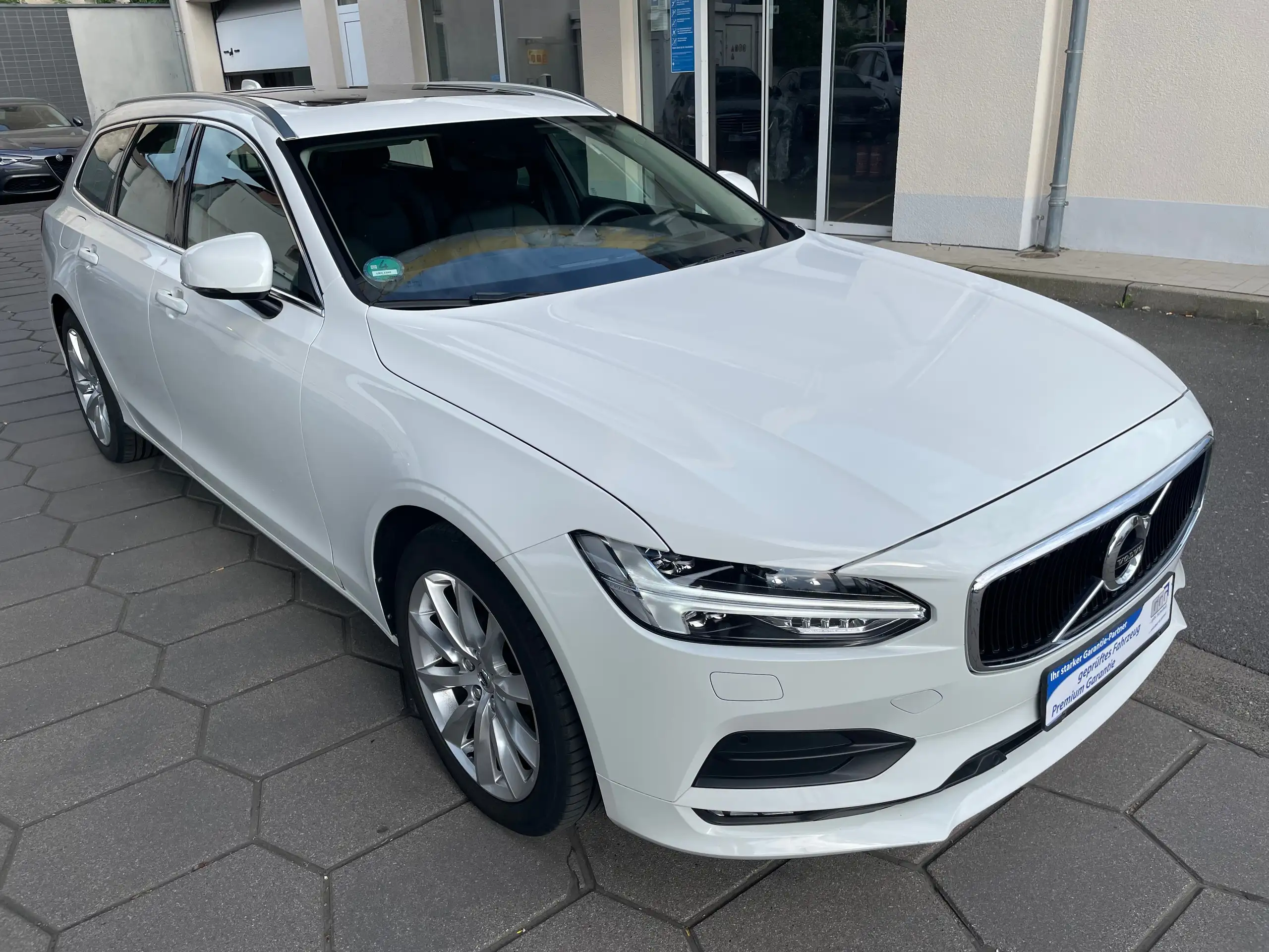 Volvo - V90