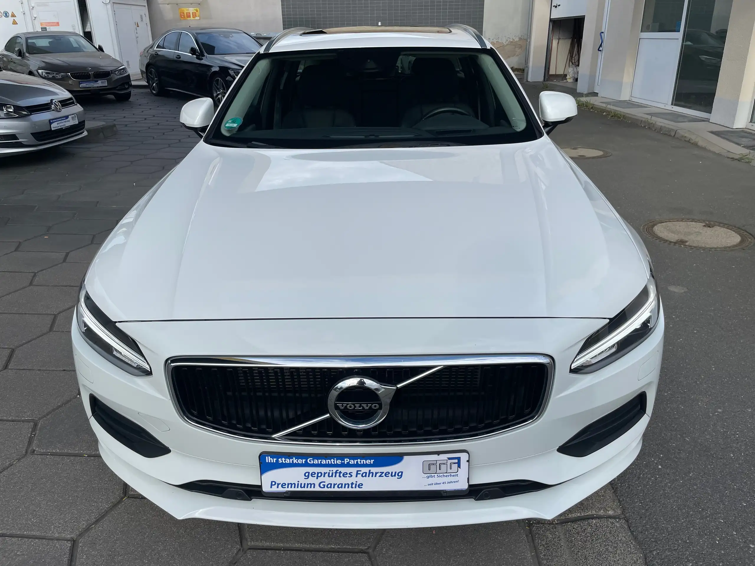 Volvo - V90