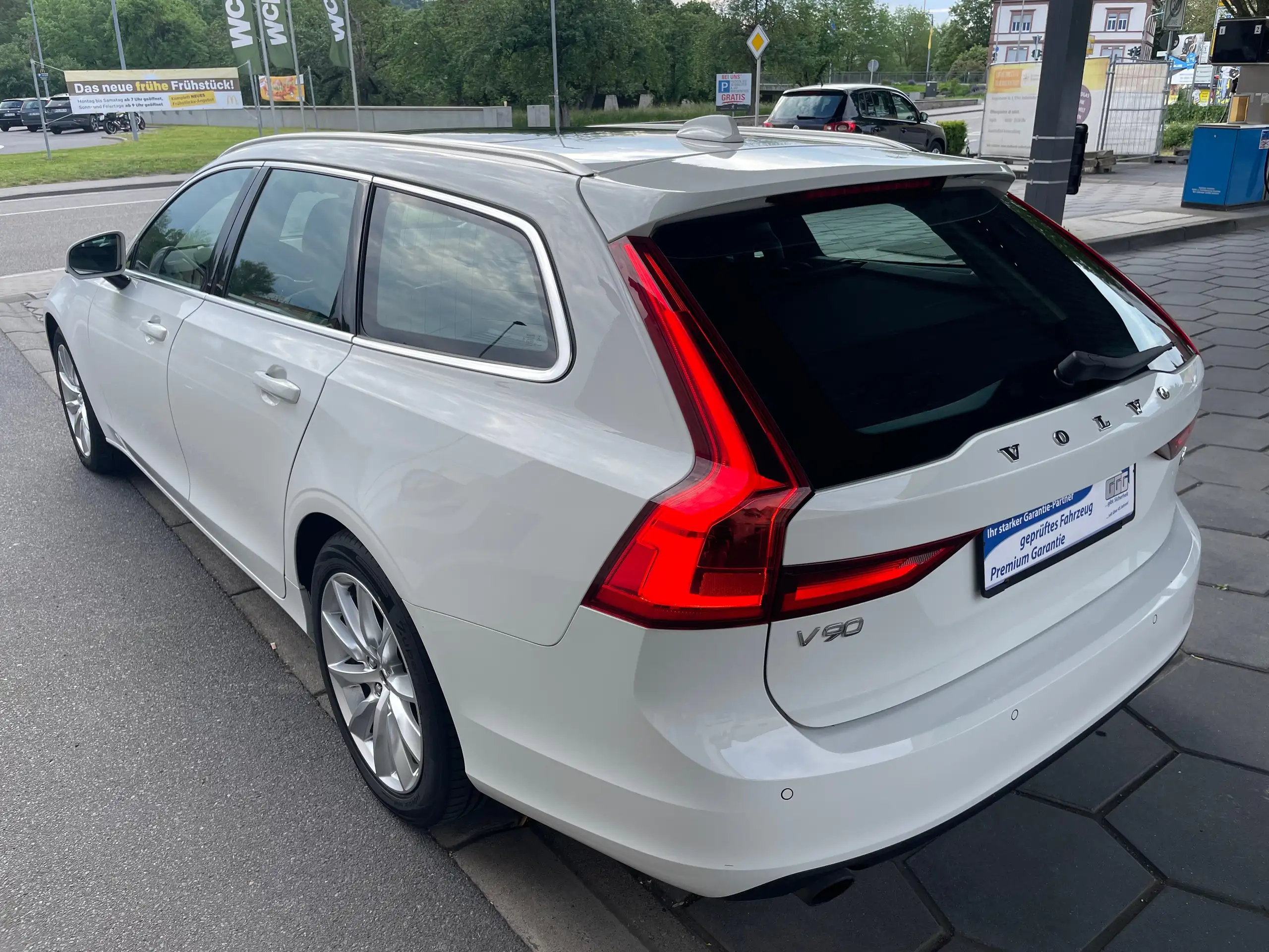 Volvo - V90