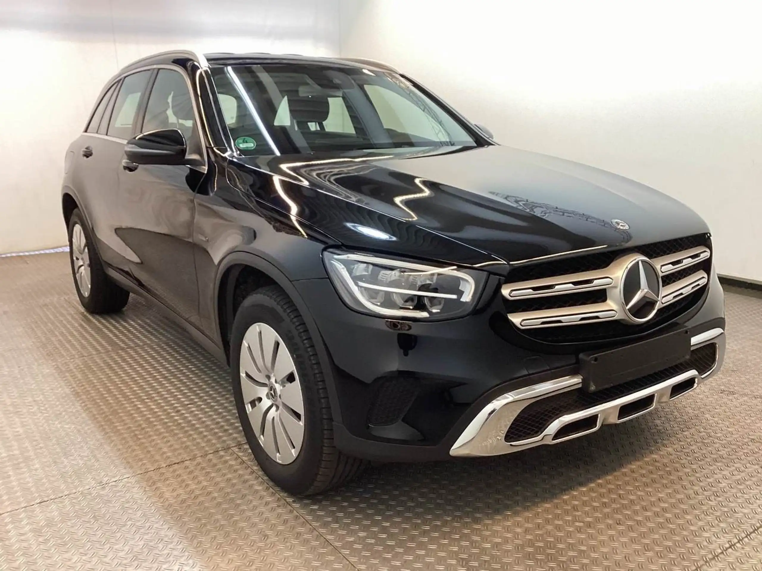 Mercedes-Benz - GLC 300