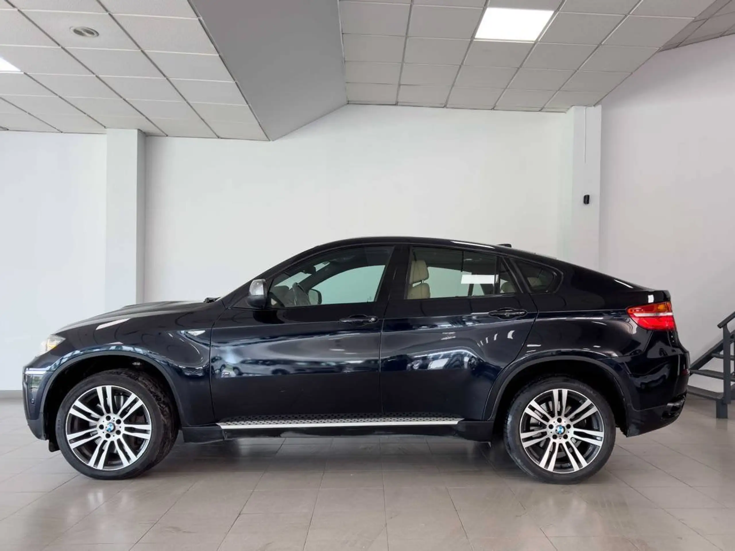 BMW - X6