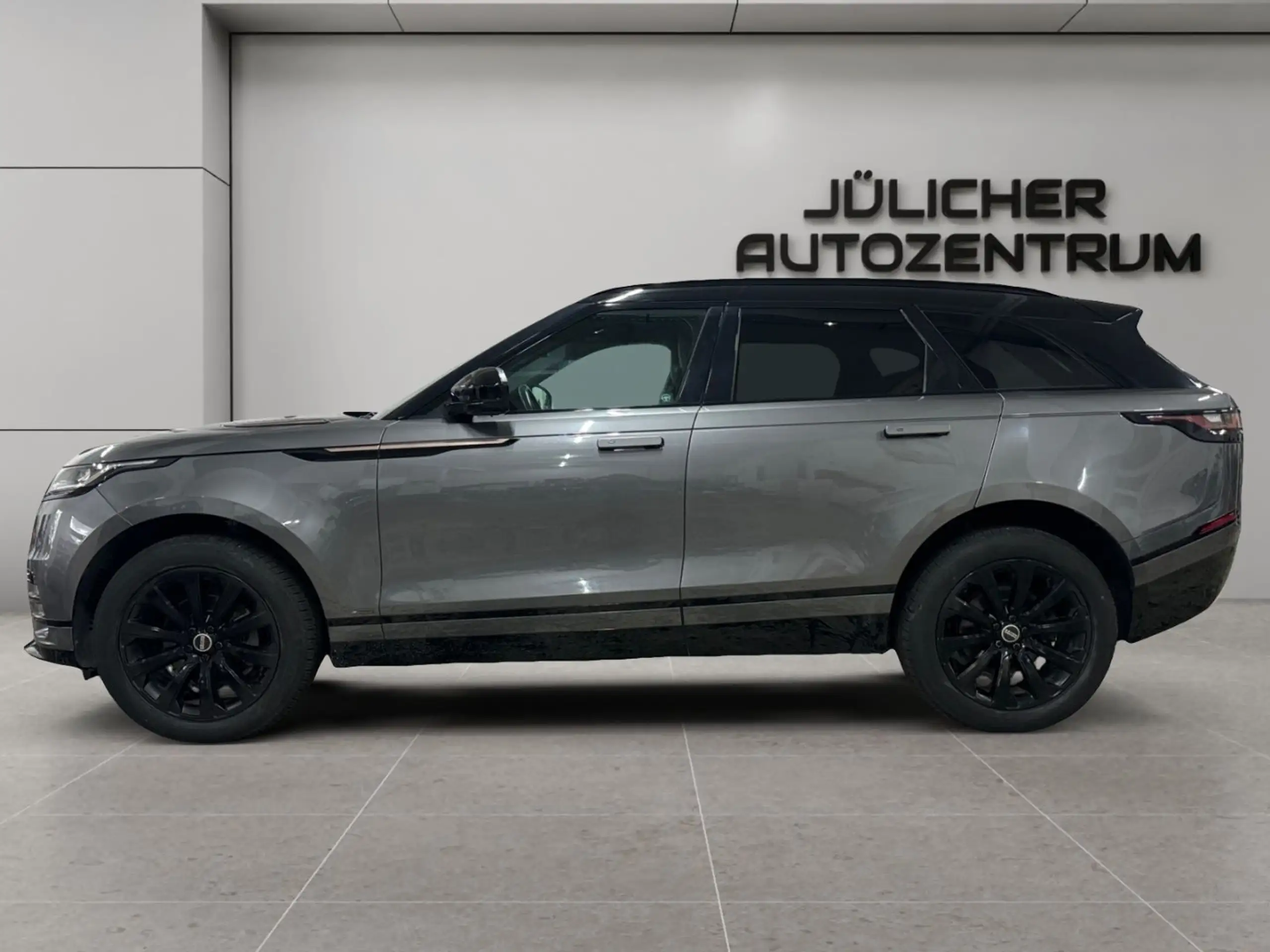 Land Rover - Range Rover Velar