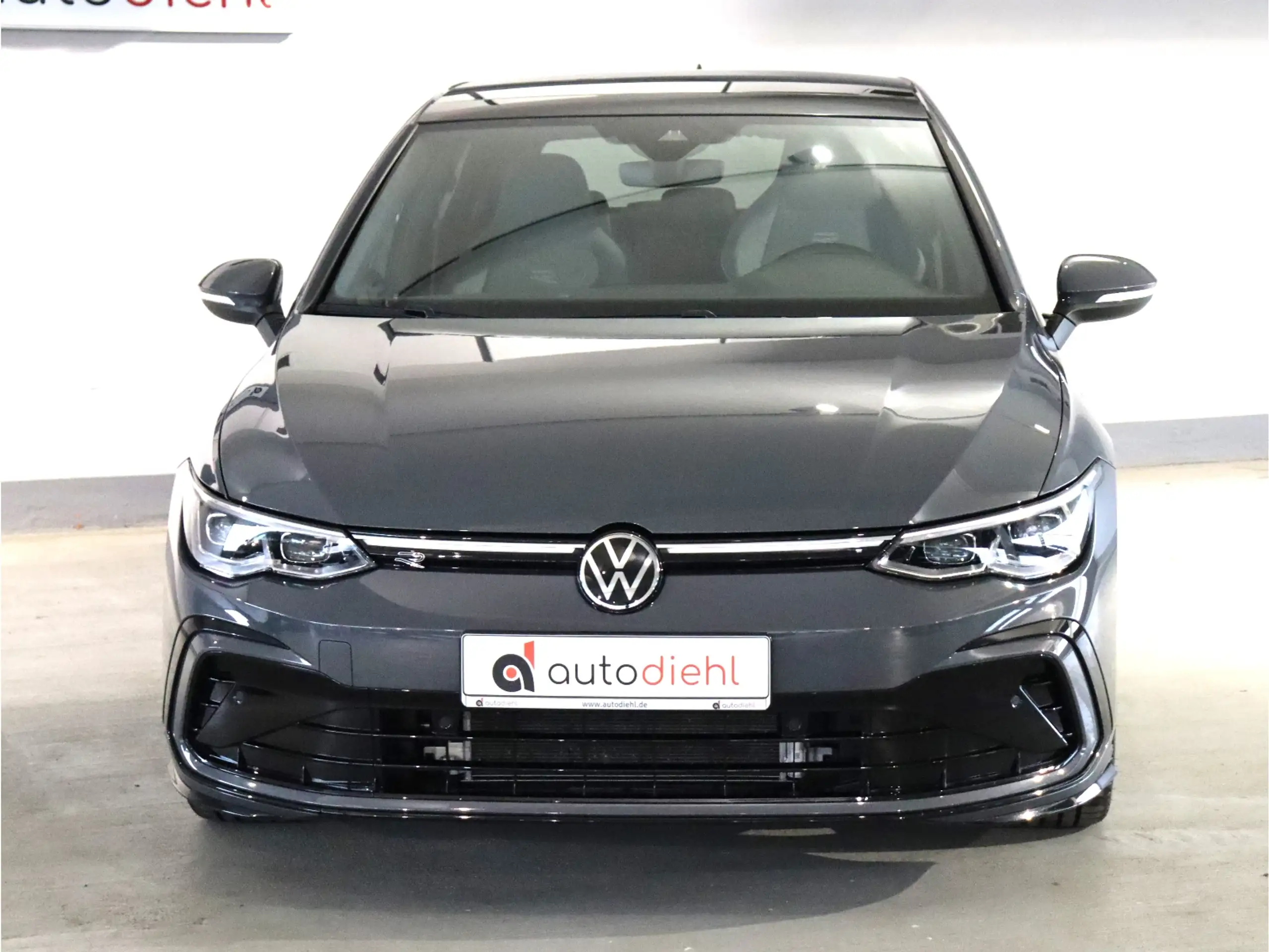 Volkswagen - Golf