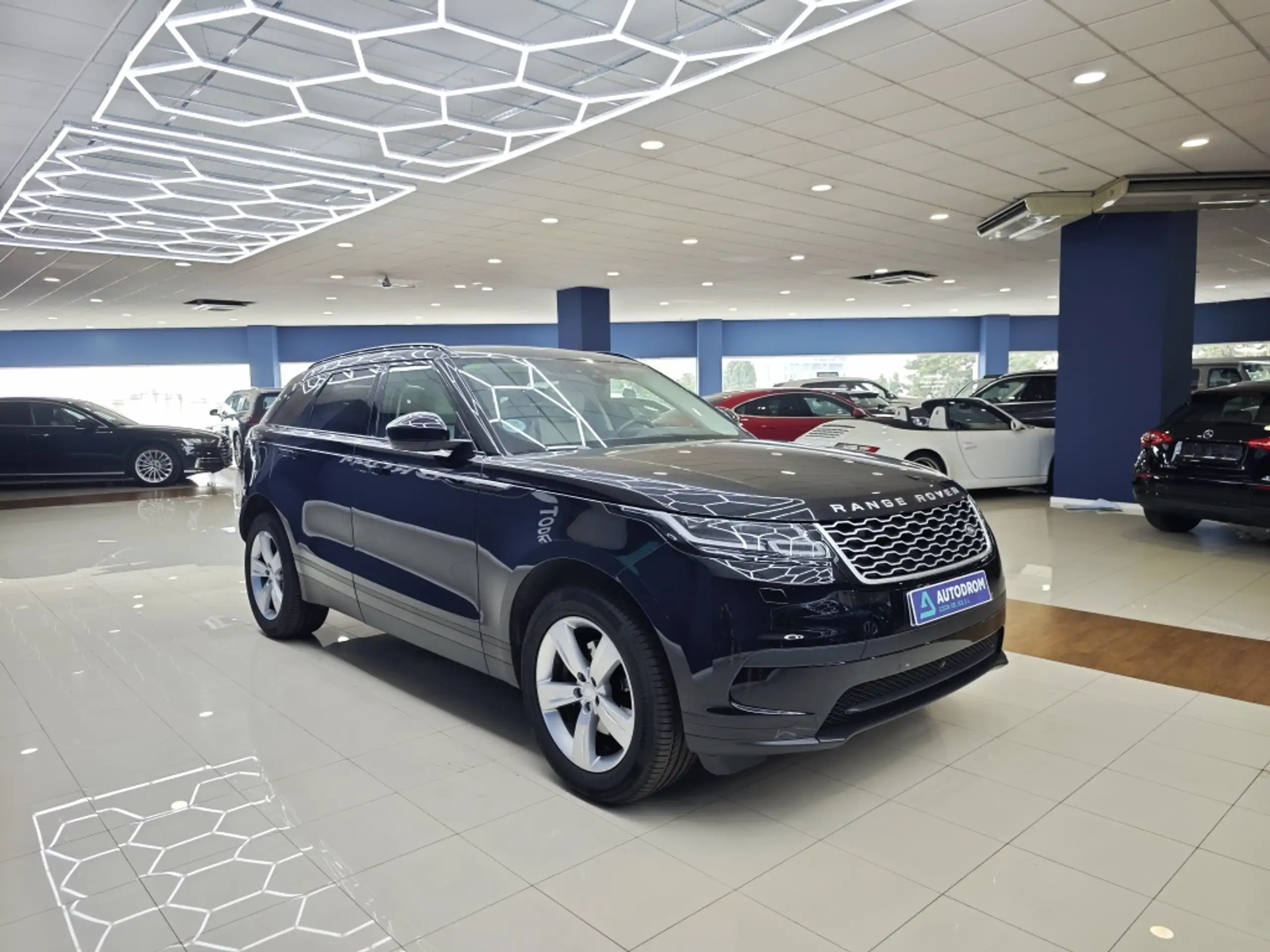 Land Rover - Range Rover Velar