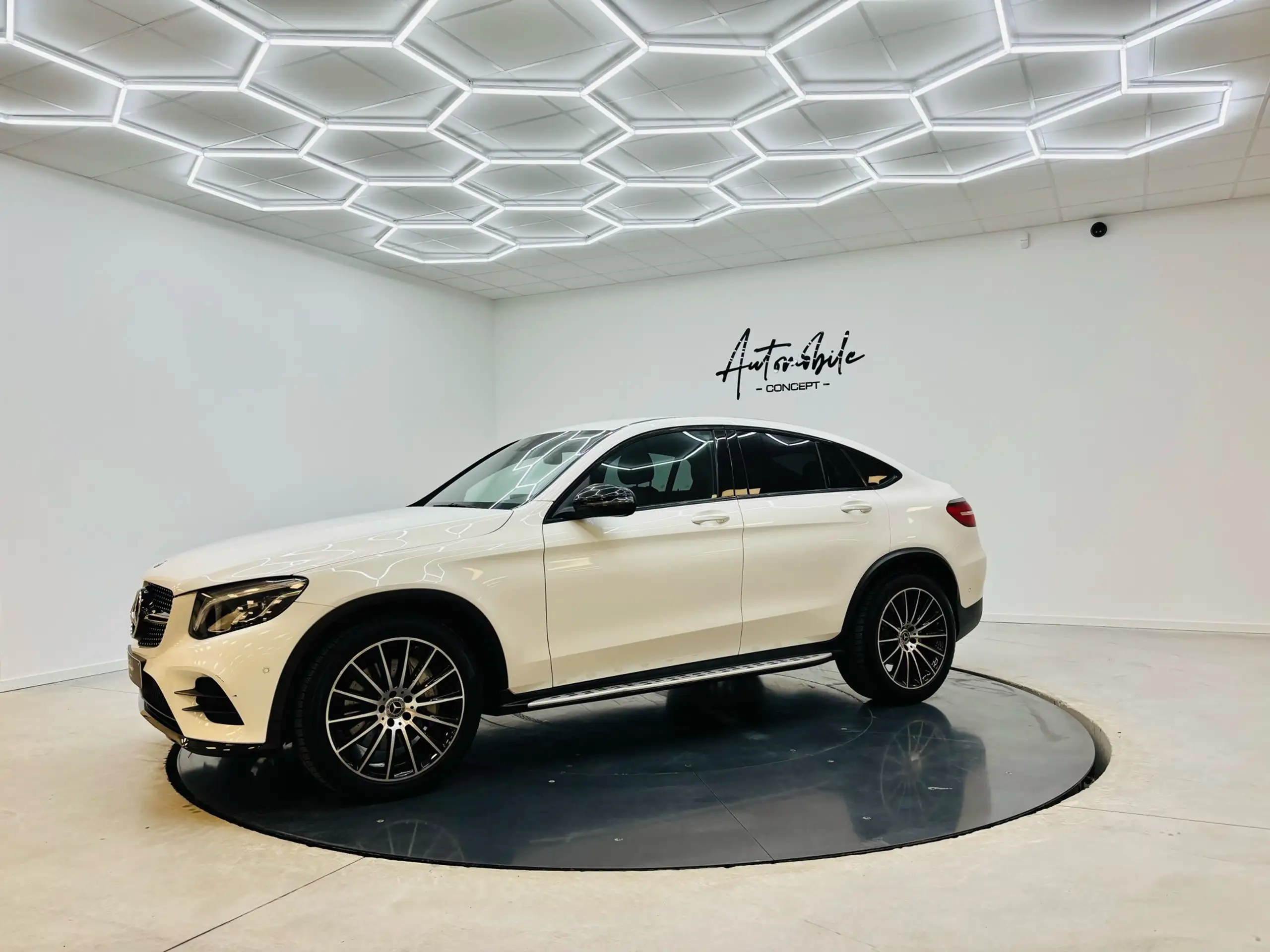 Mercedes-Benz - GLC 220