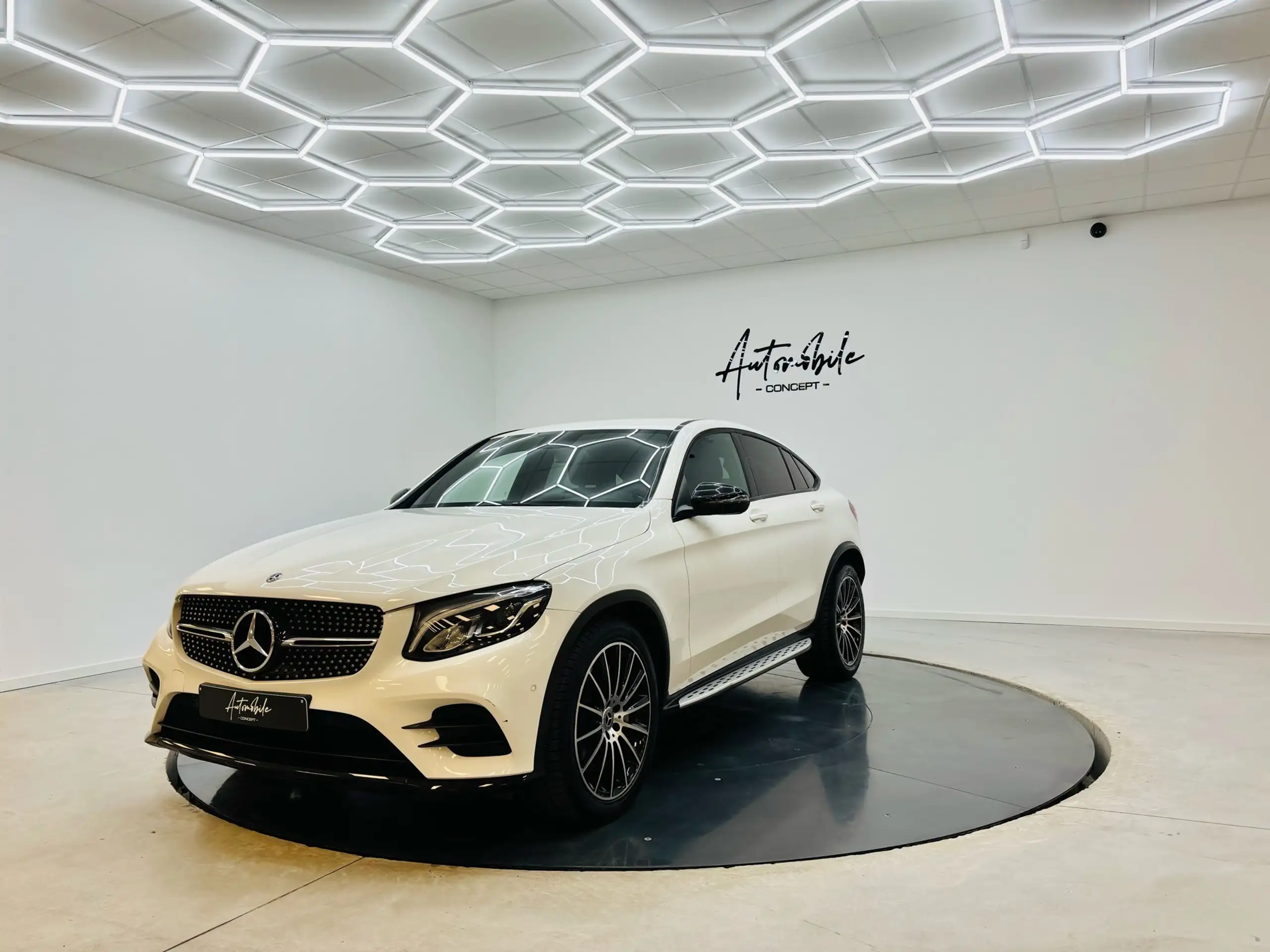 Mercedes-Benz - GLC 220