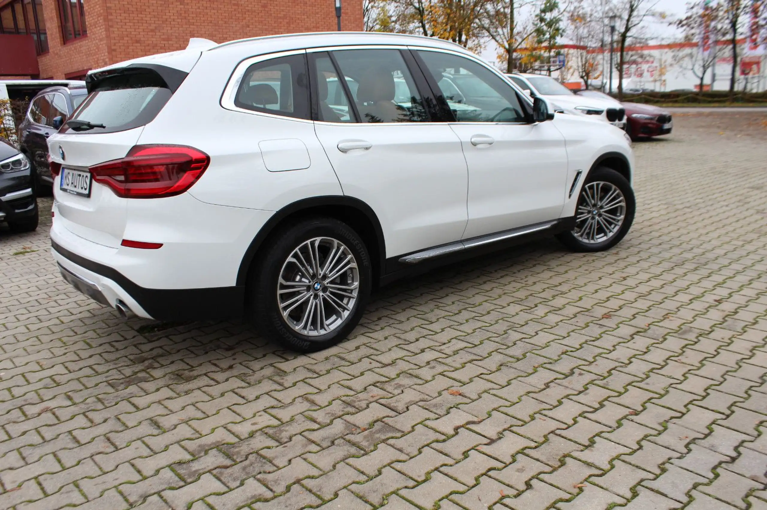 BMW - X3