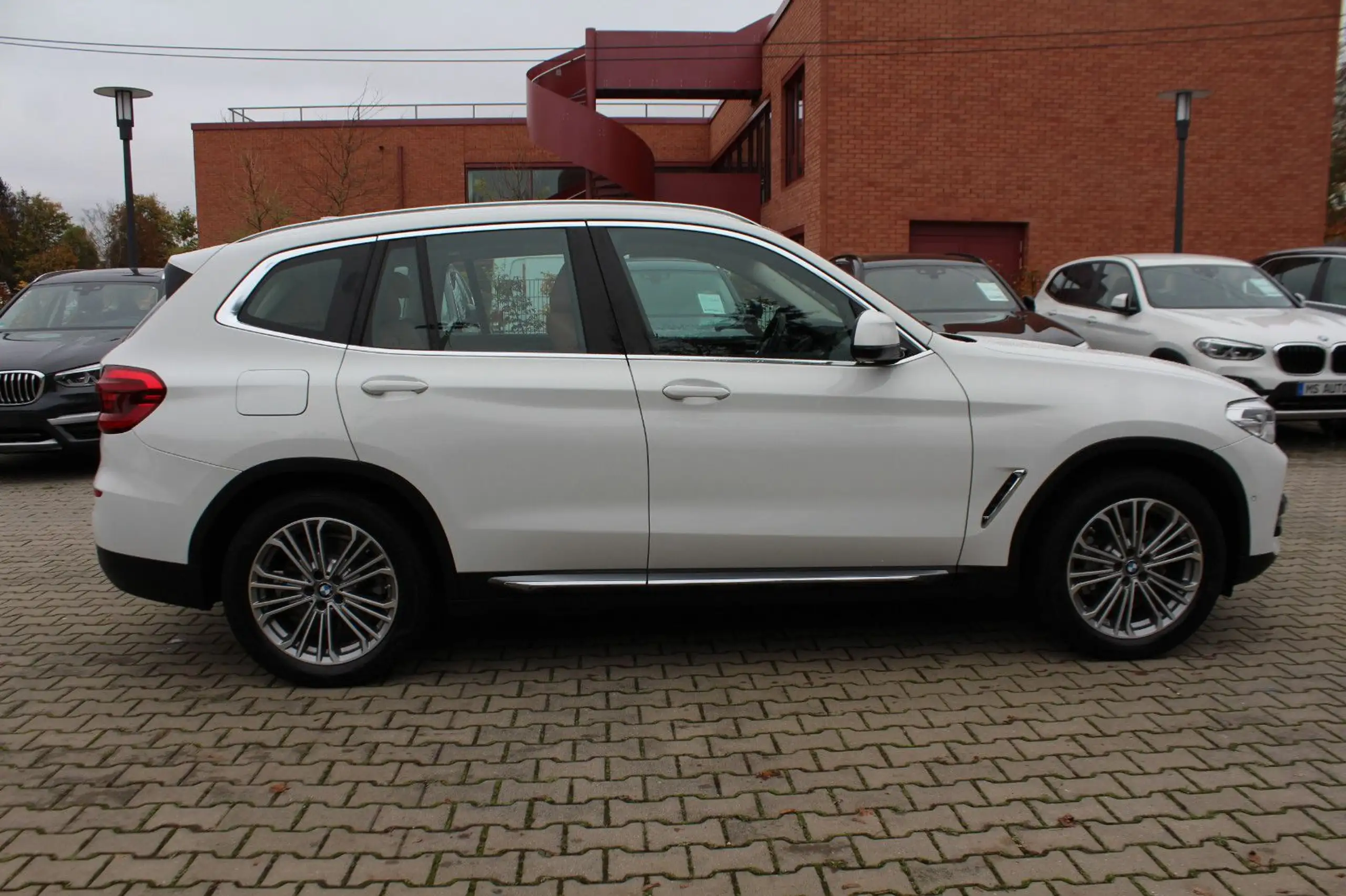 BMW - X3