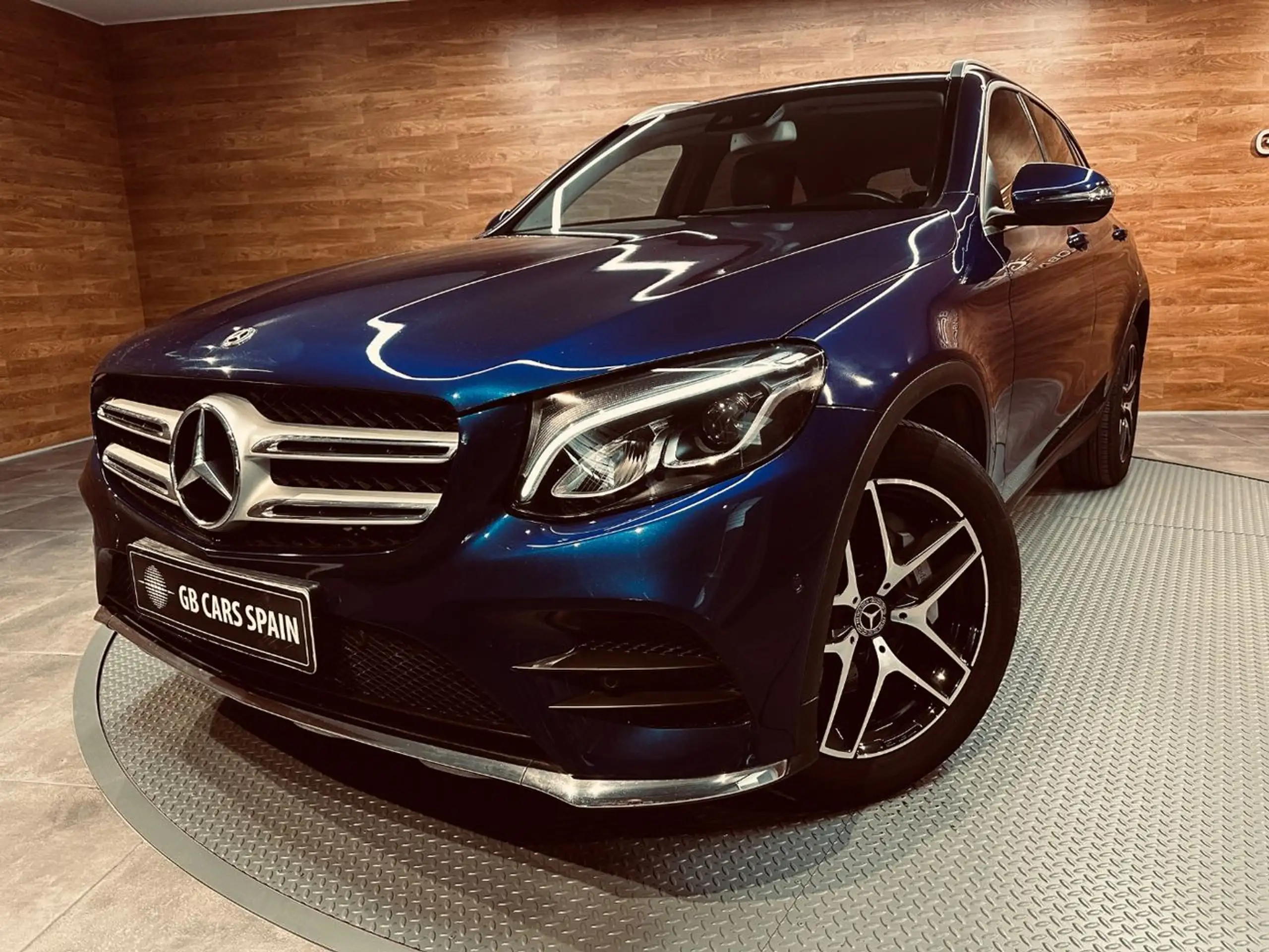 Mercedes-Benz - GLC 220