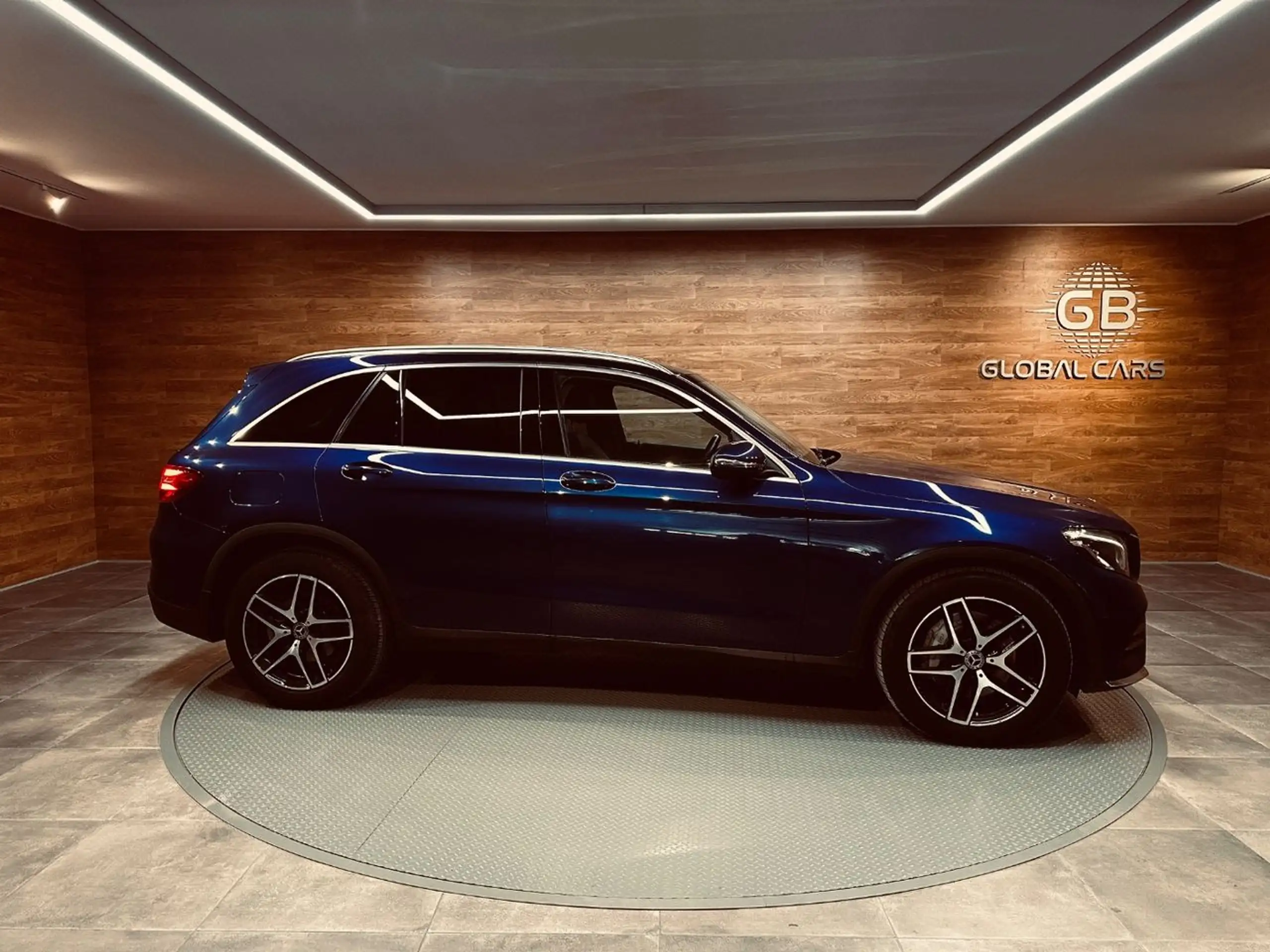 Mercedes-Benz - GLC 220