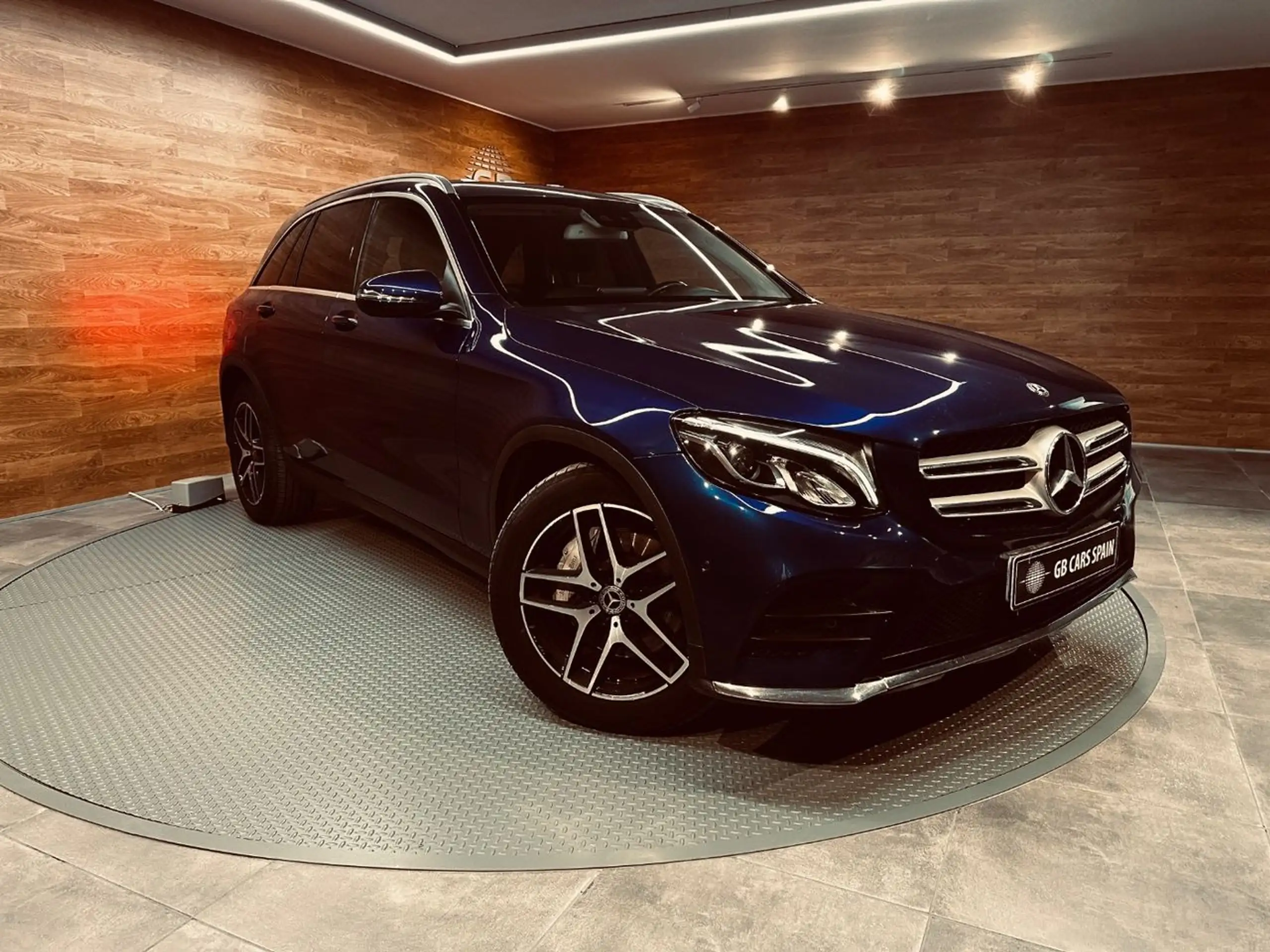 Mercedes-Benz - GLC 220