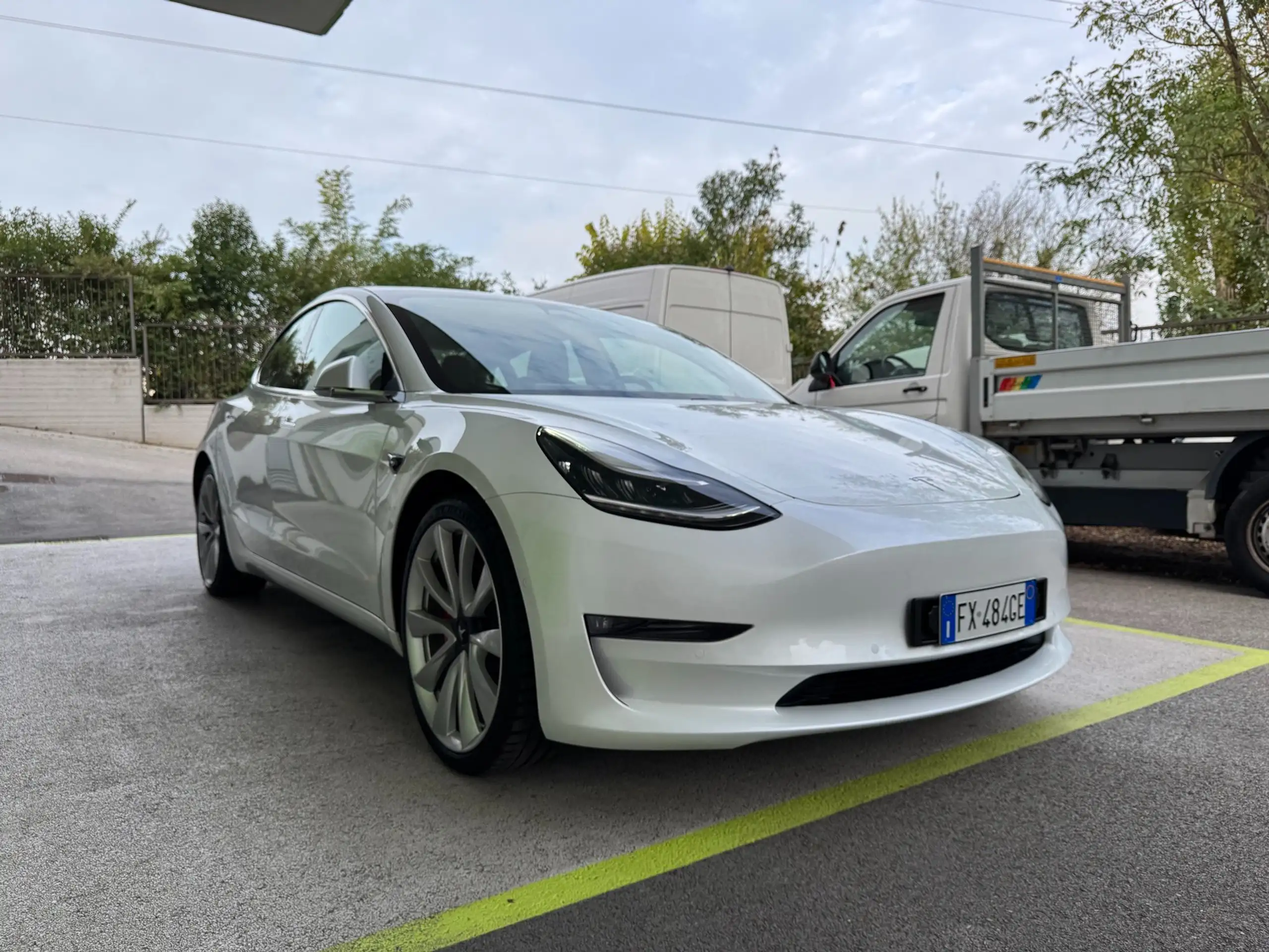 Tesla - Model 3