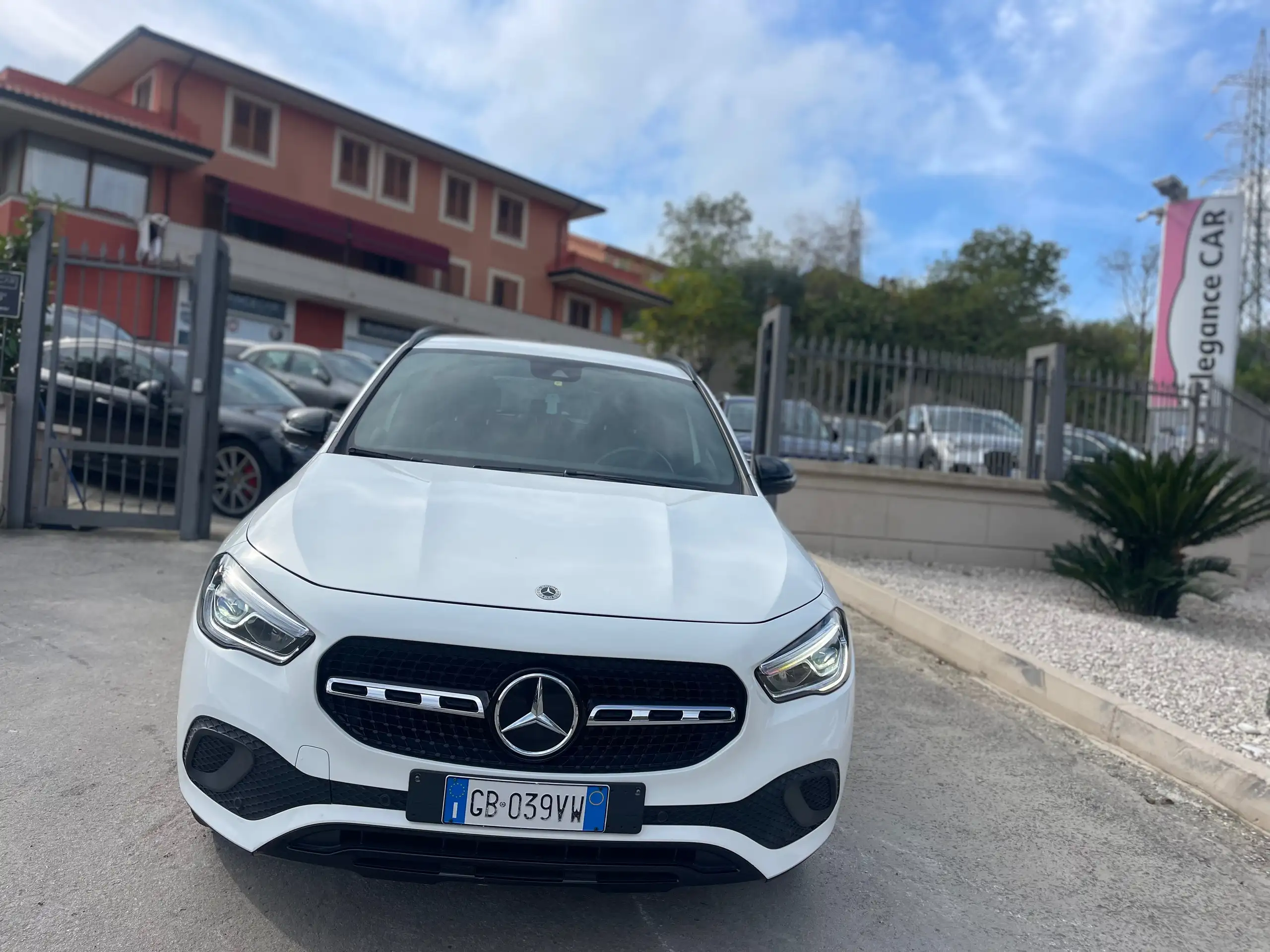 Mercedes-Benz - GLA 200