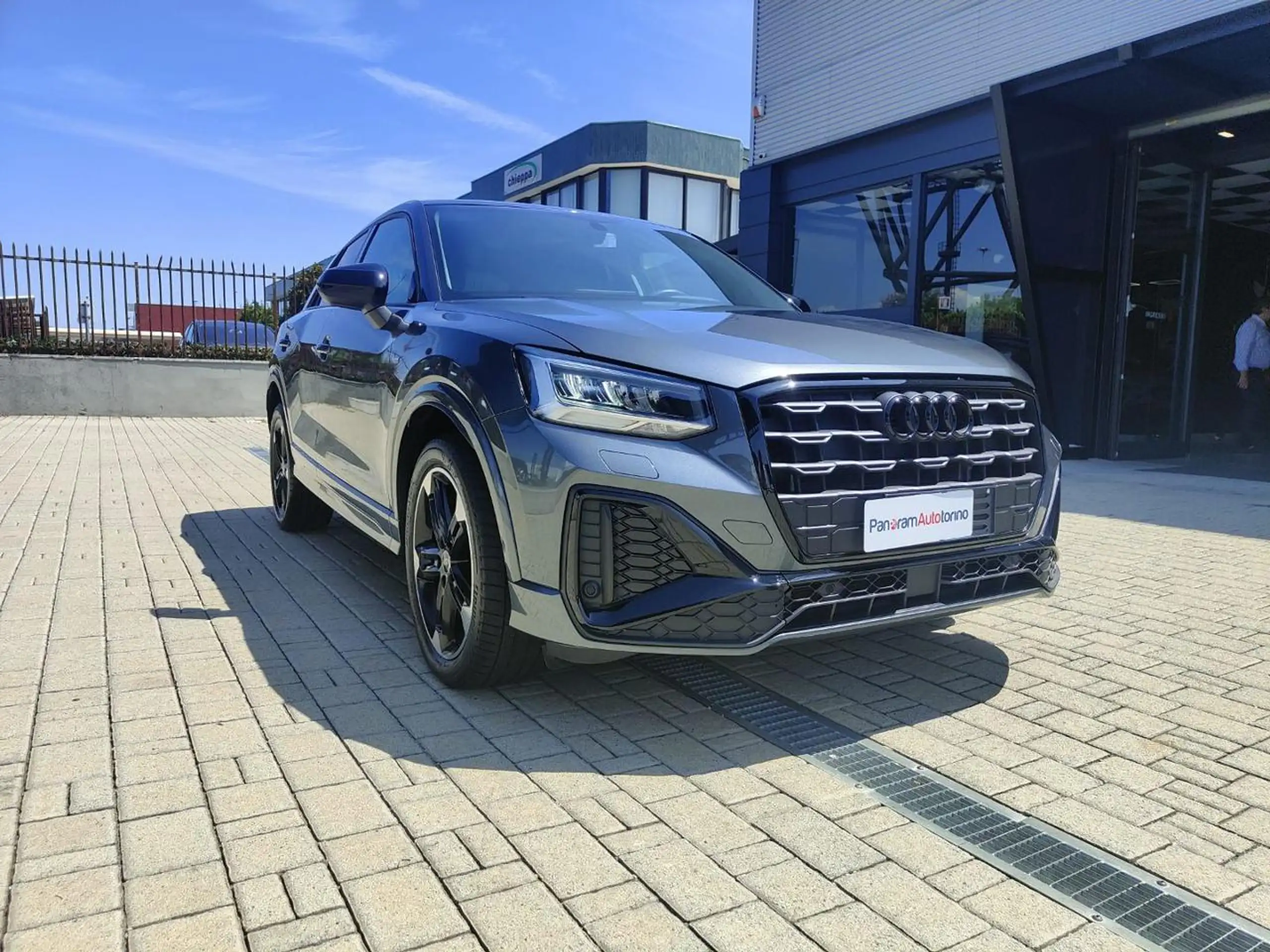 Audi - Q2