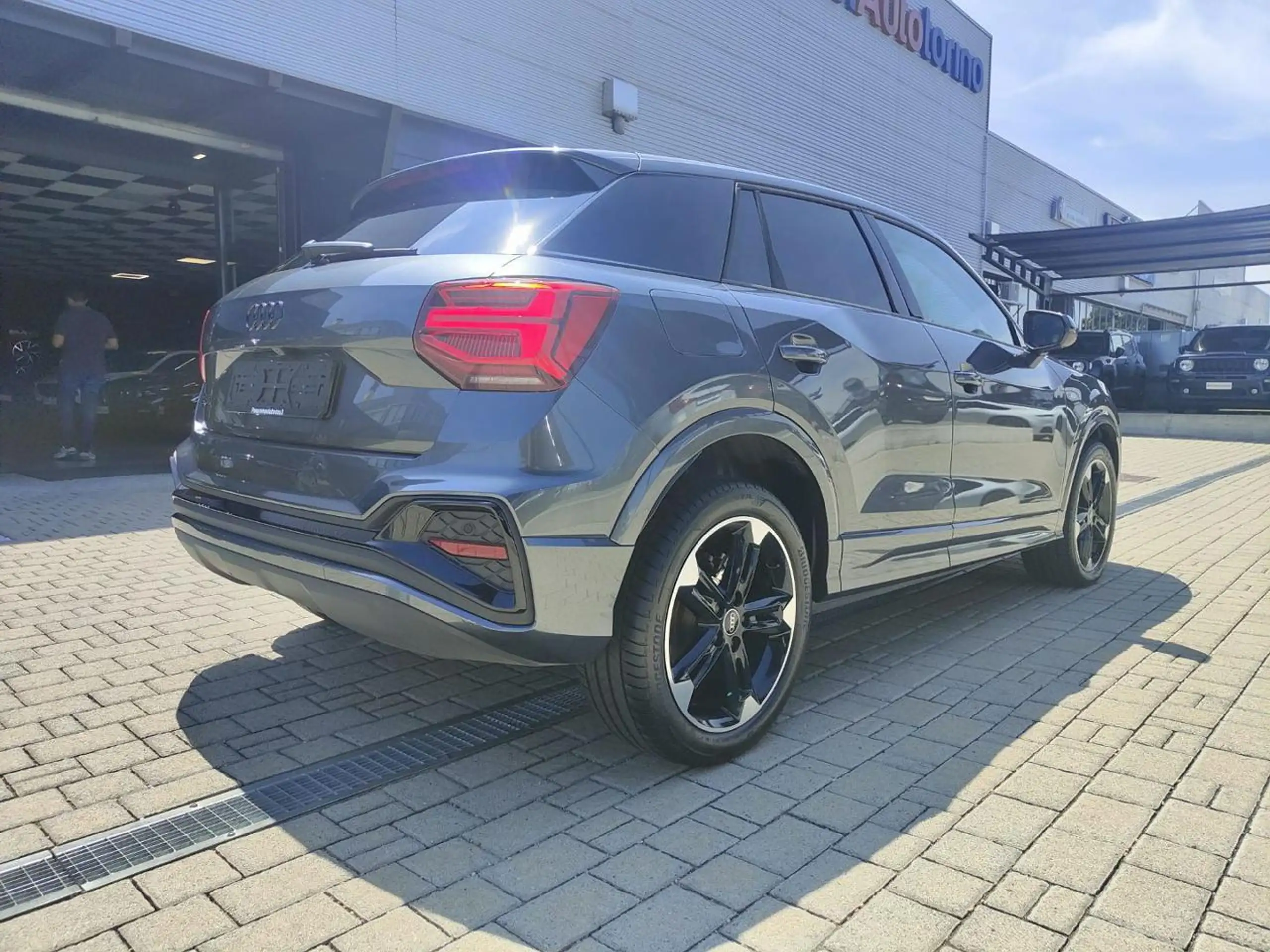 Audi - Q2