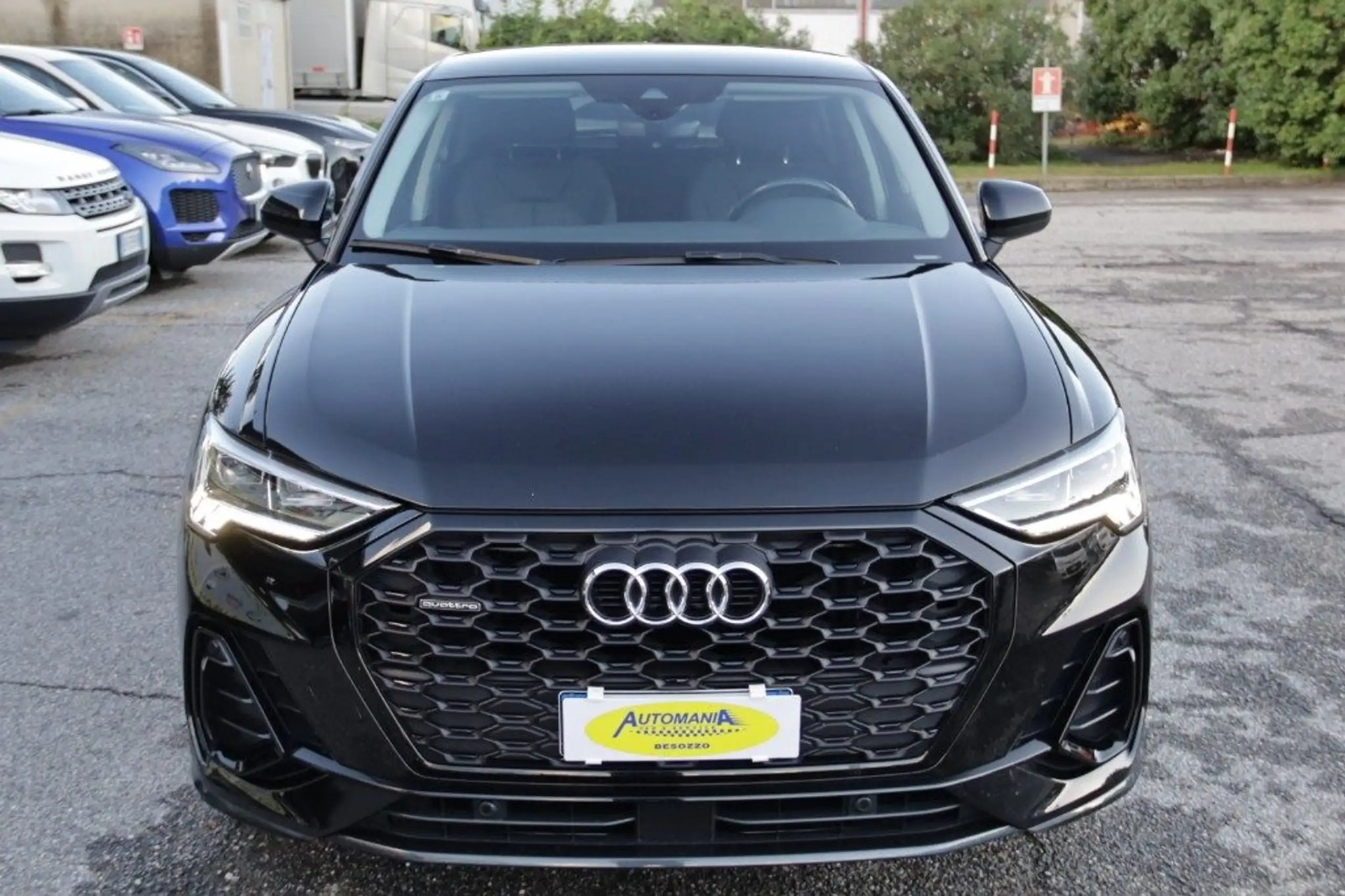 Audi - Q3