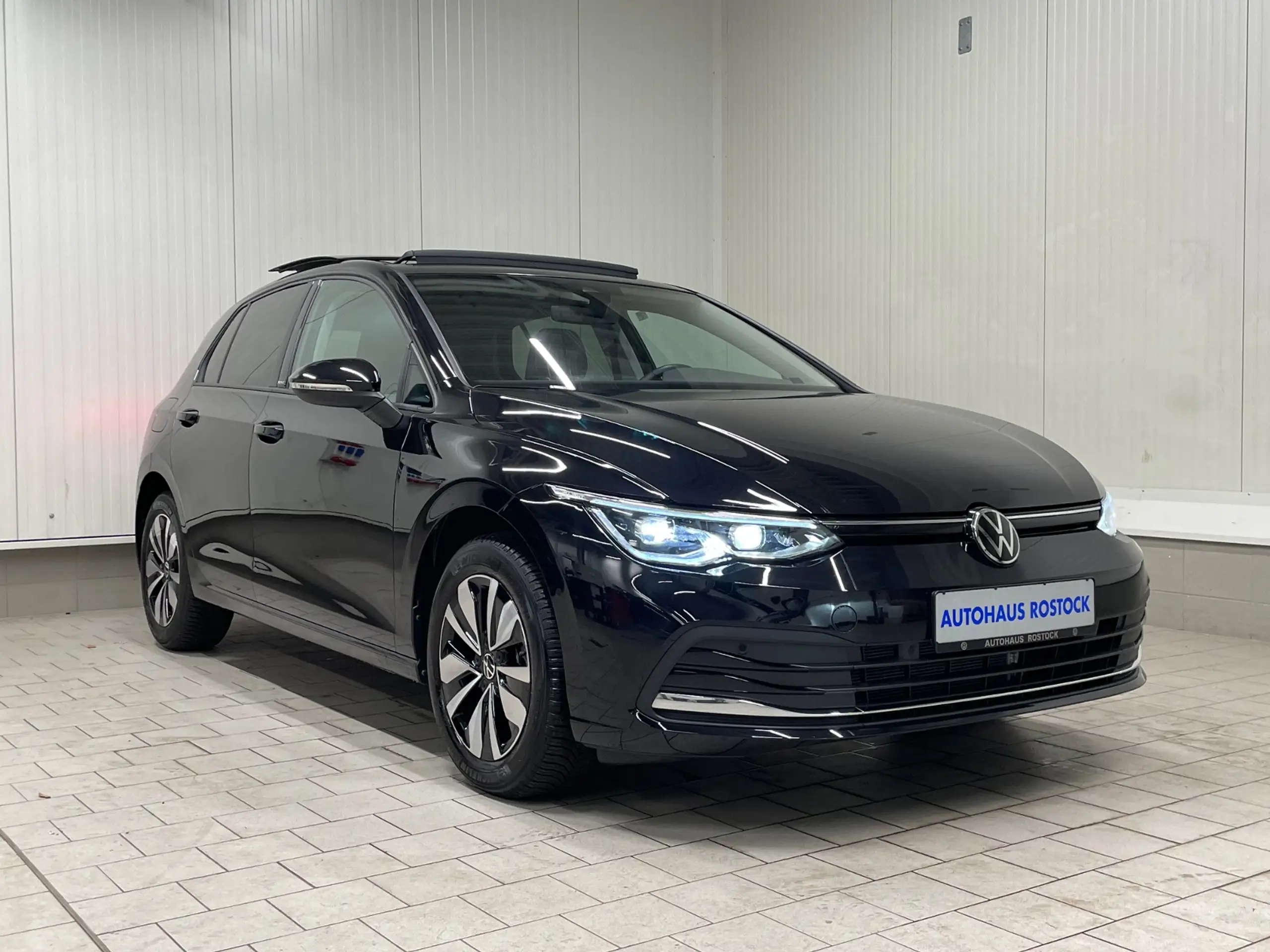 Volkswagen - Golf