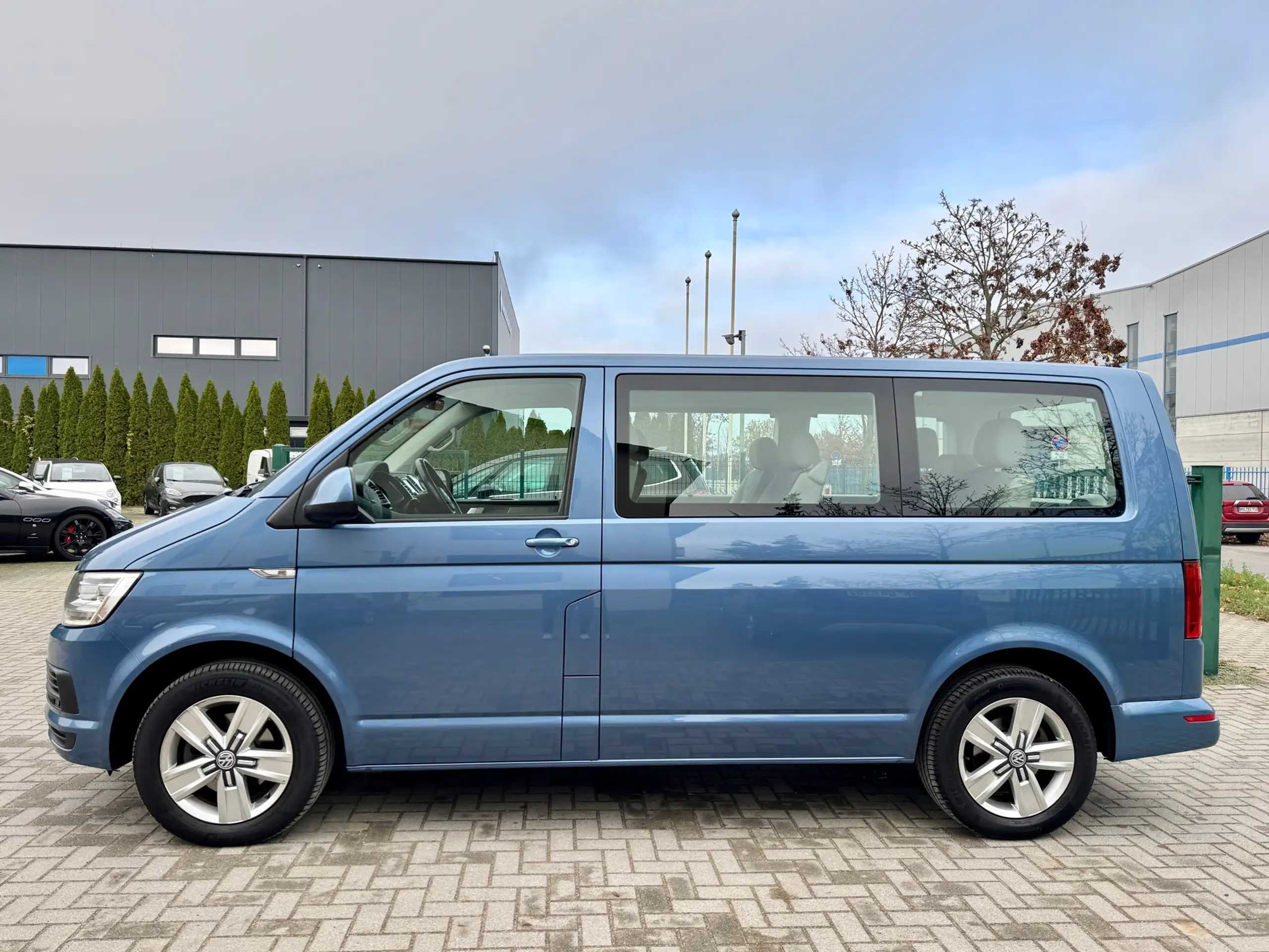 Volkswagen - T6 Multivan