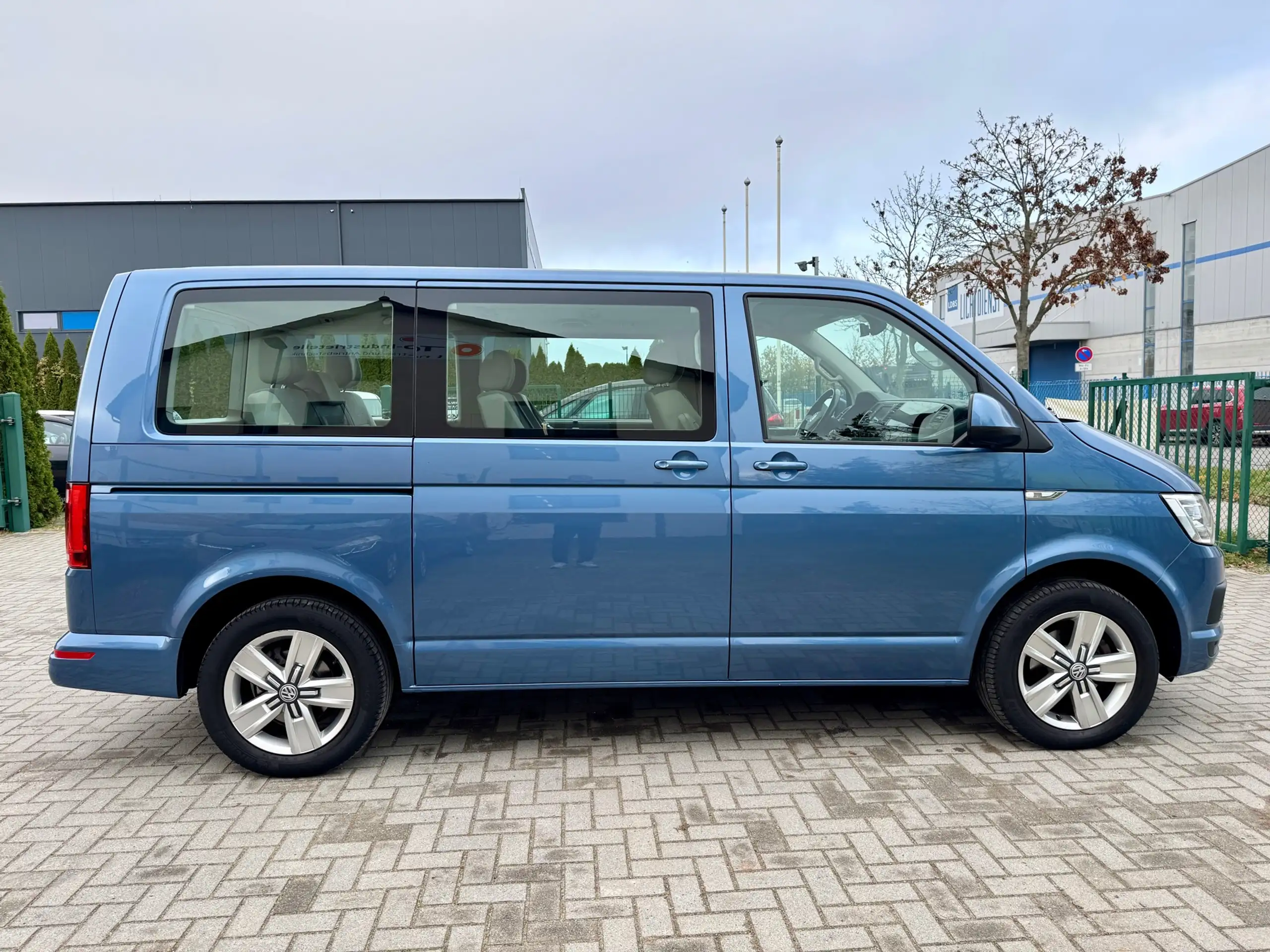 Volkswagen - T6 Multivan