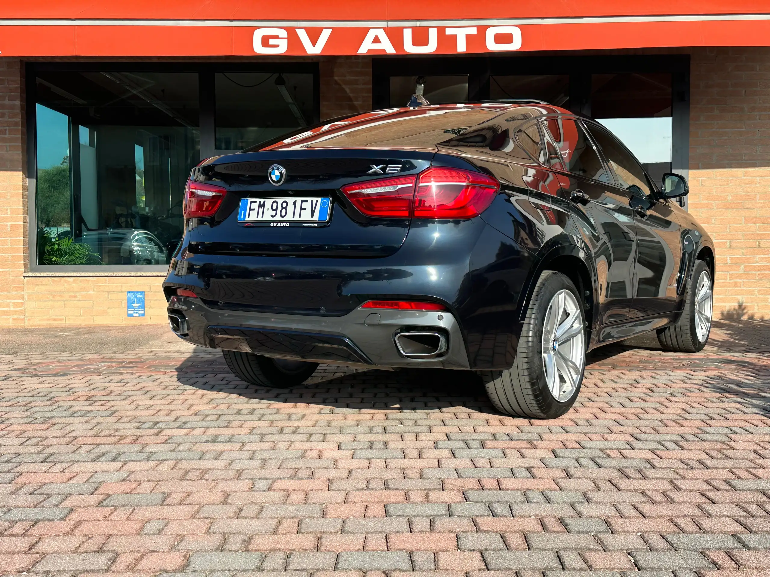 BMW - X6