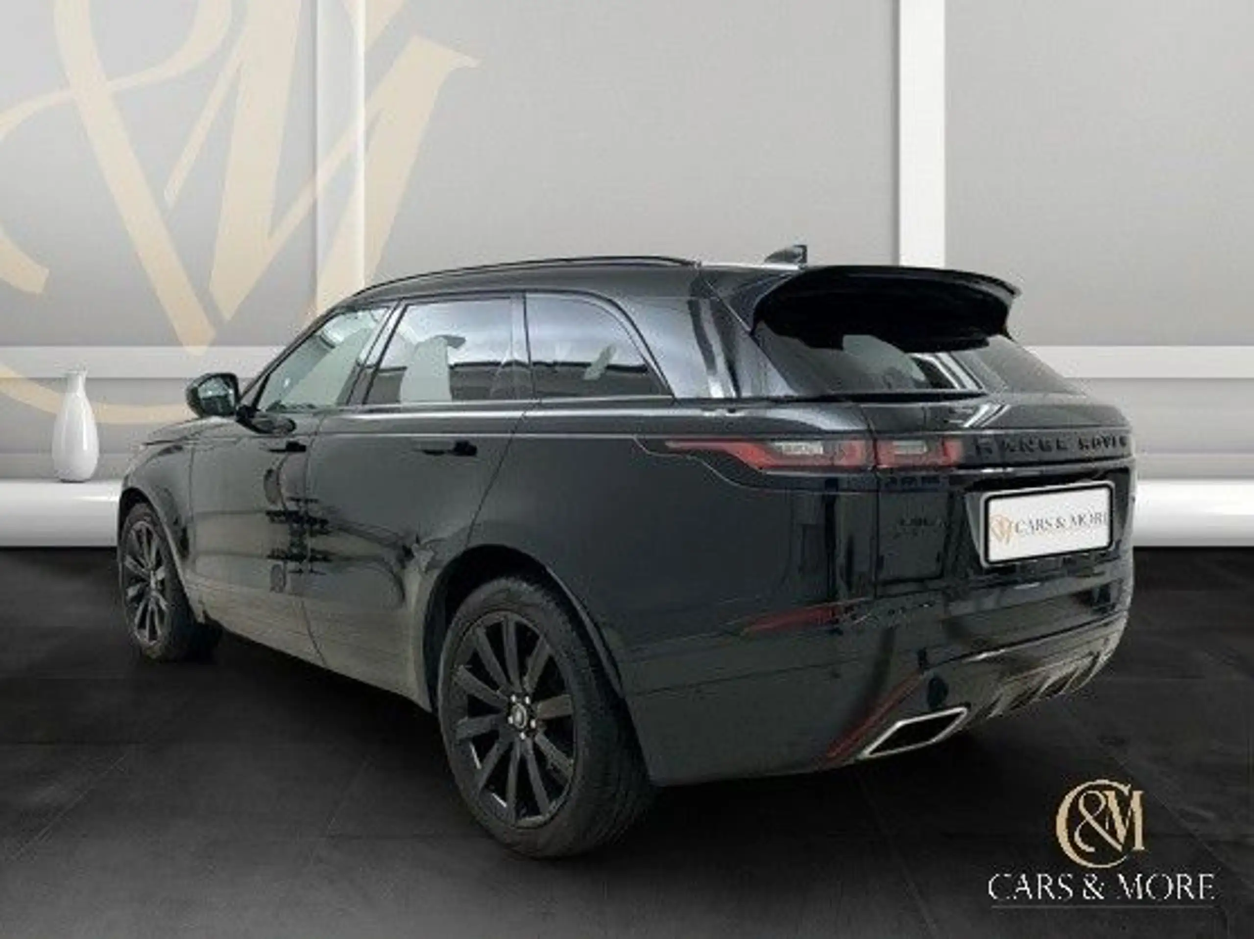 Land Rover - Range Rover Velar