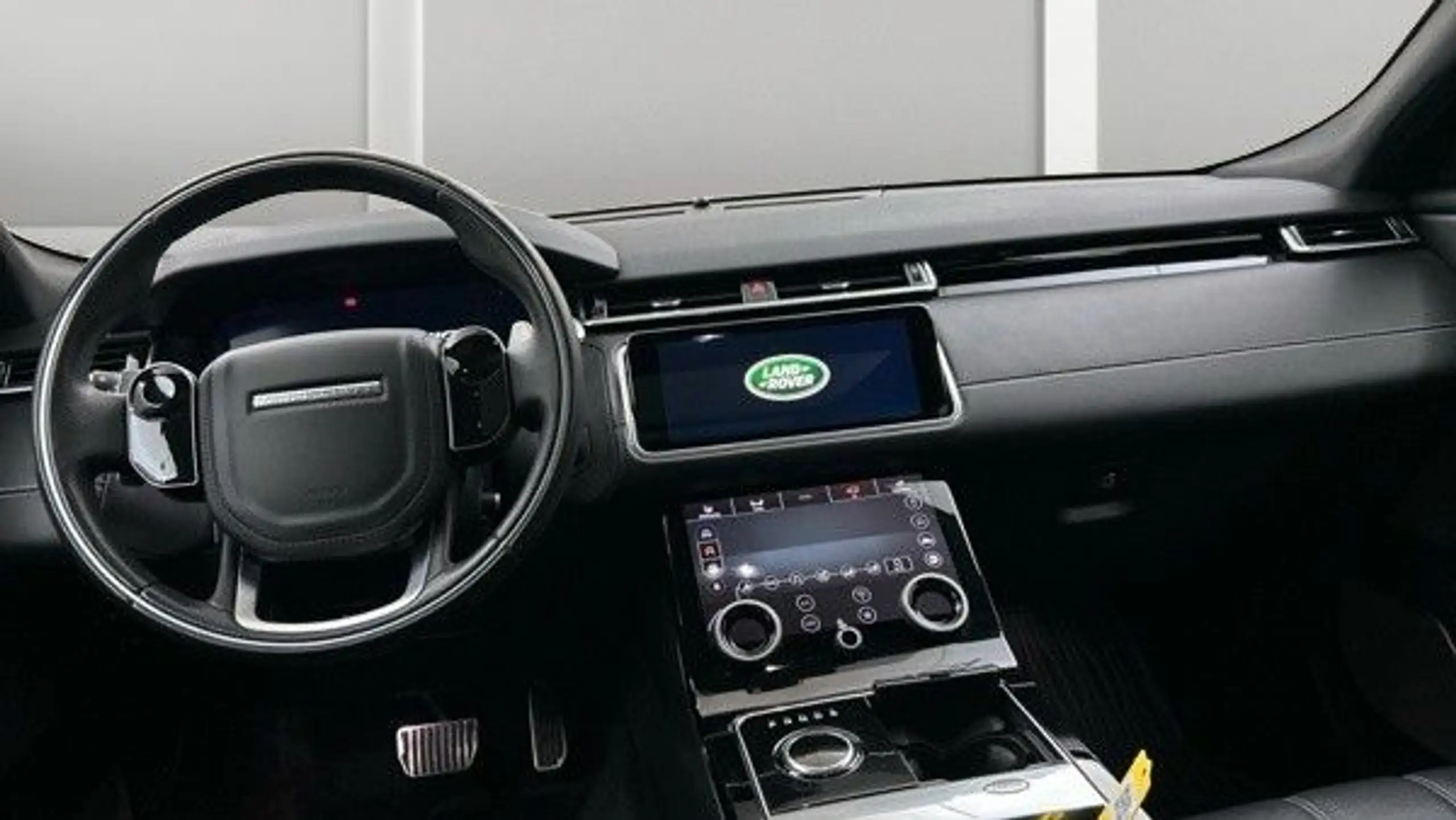 Land Rover - Range Rover Velar