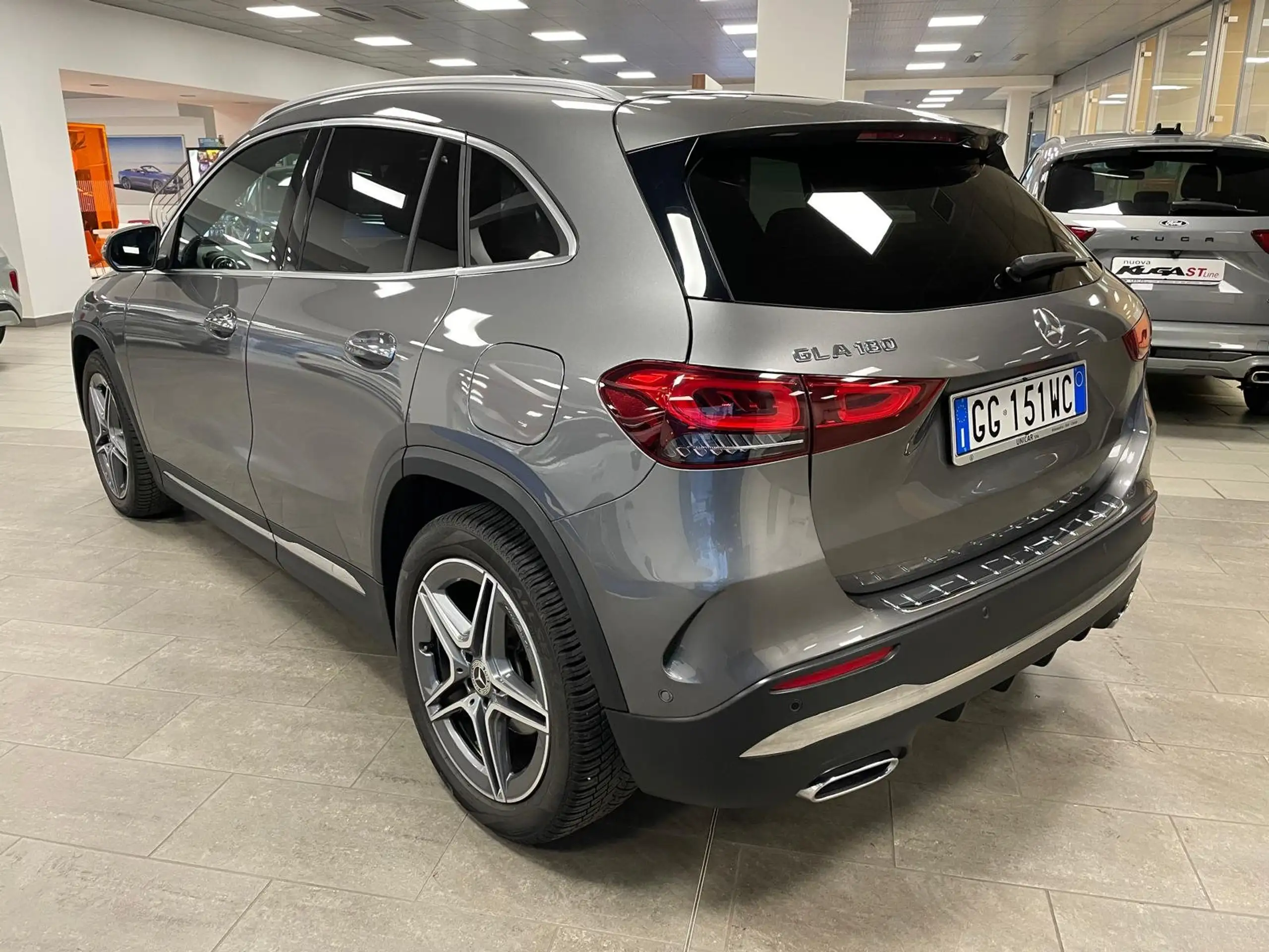 Mercedes-Benz - GLA 180