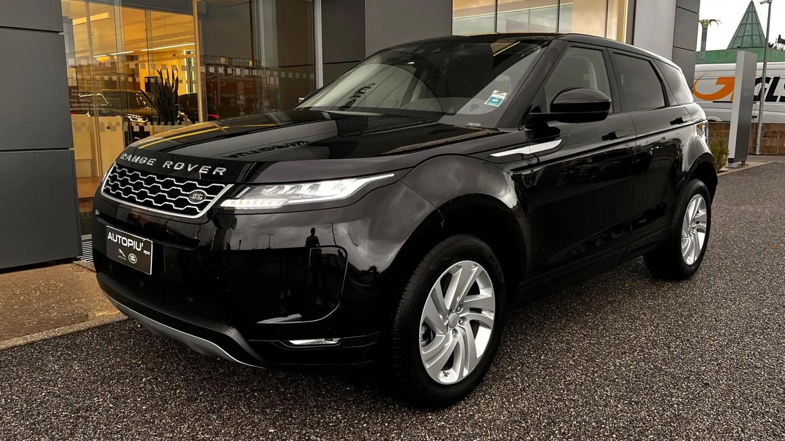 Land Rover - Range Rover Evoque