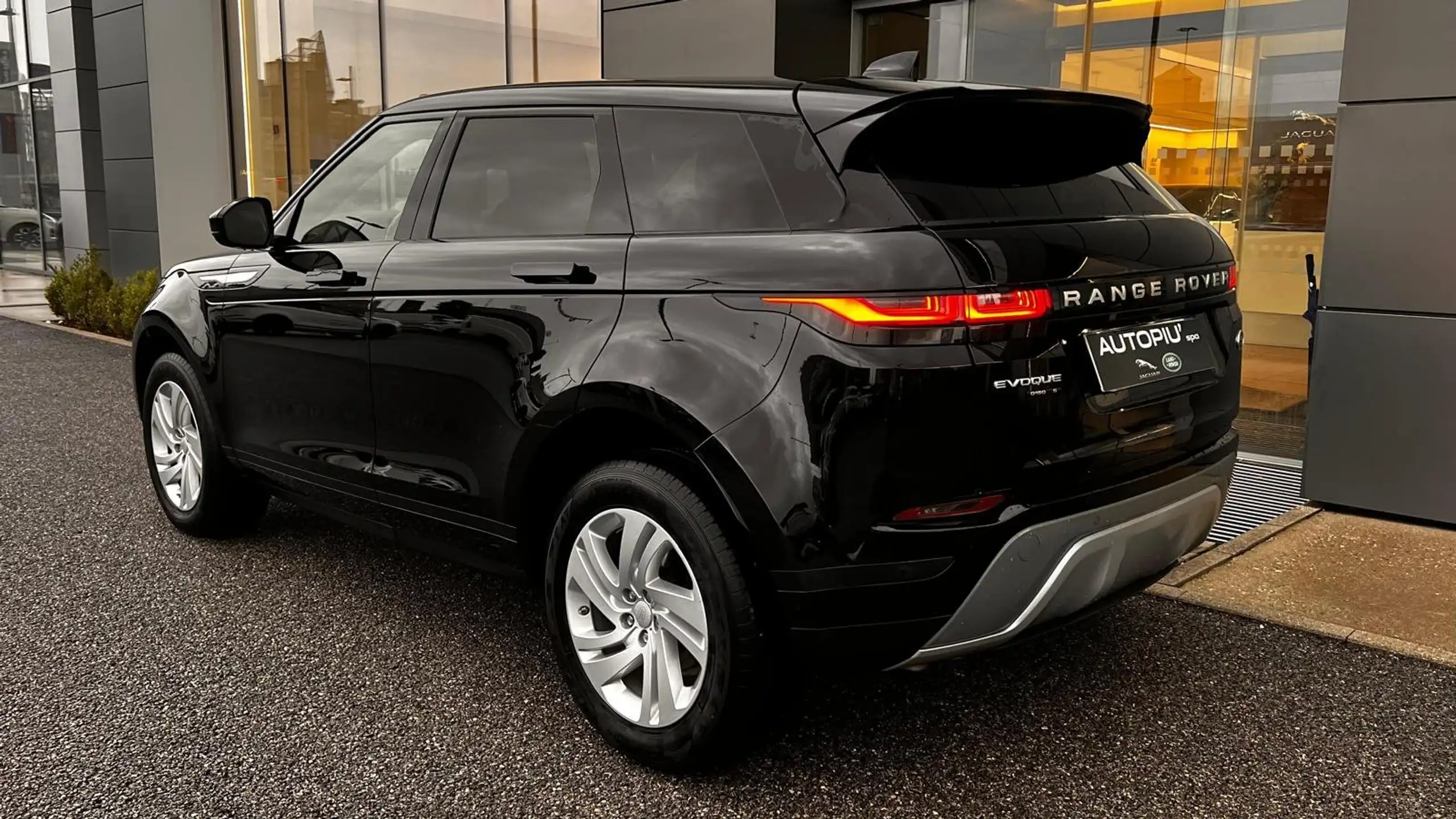 Land Rover - Range Rover Evoque